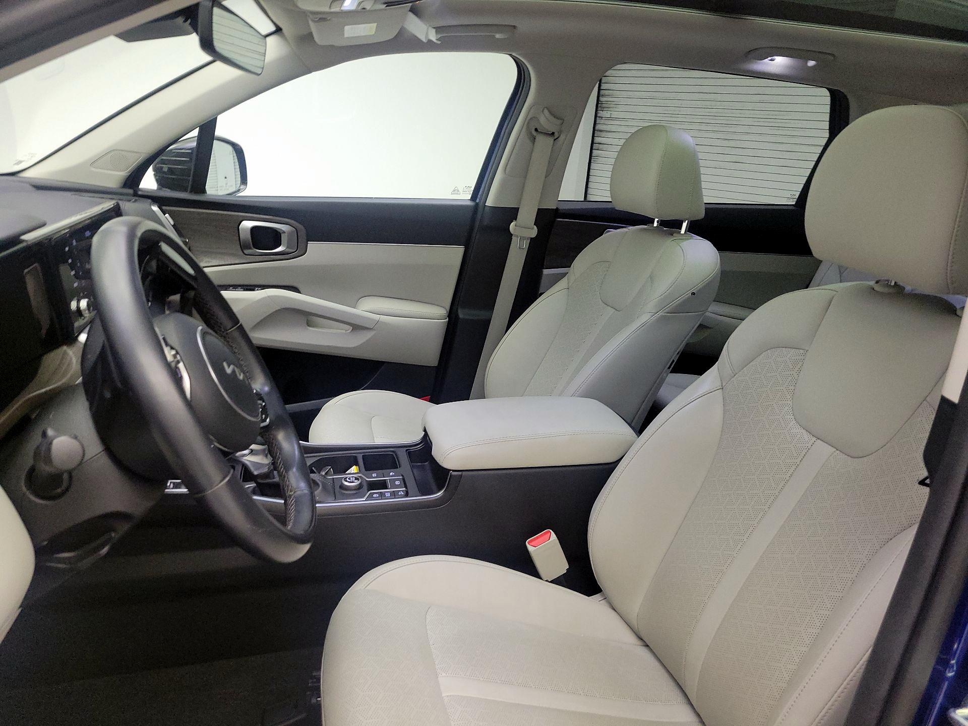 Thumbnail: 2023 Kia Sorento - 9