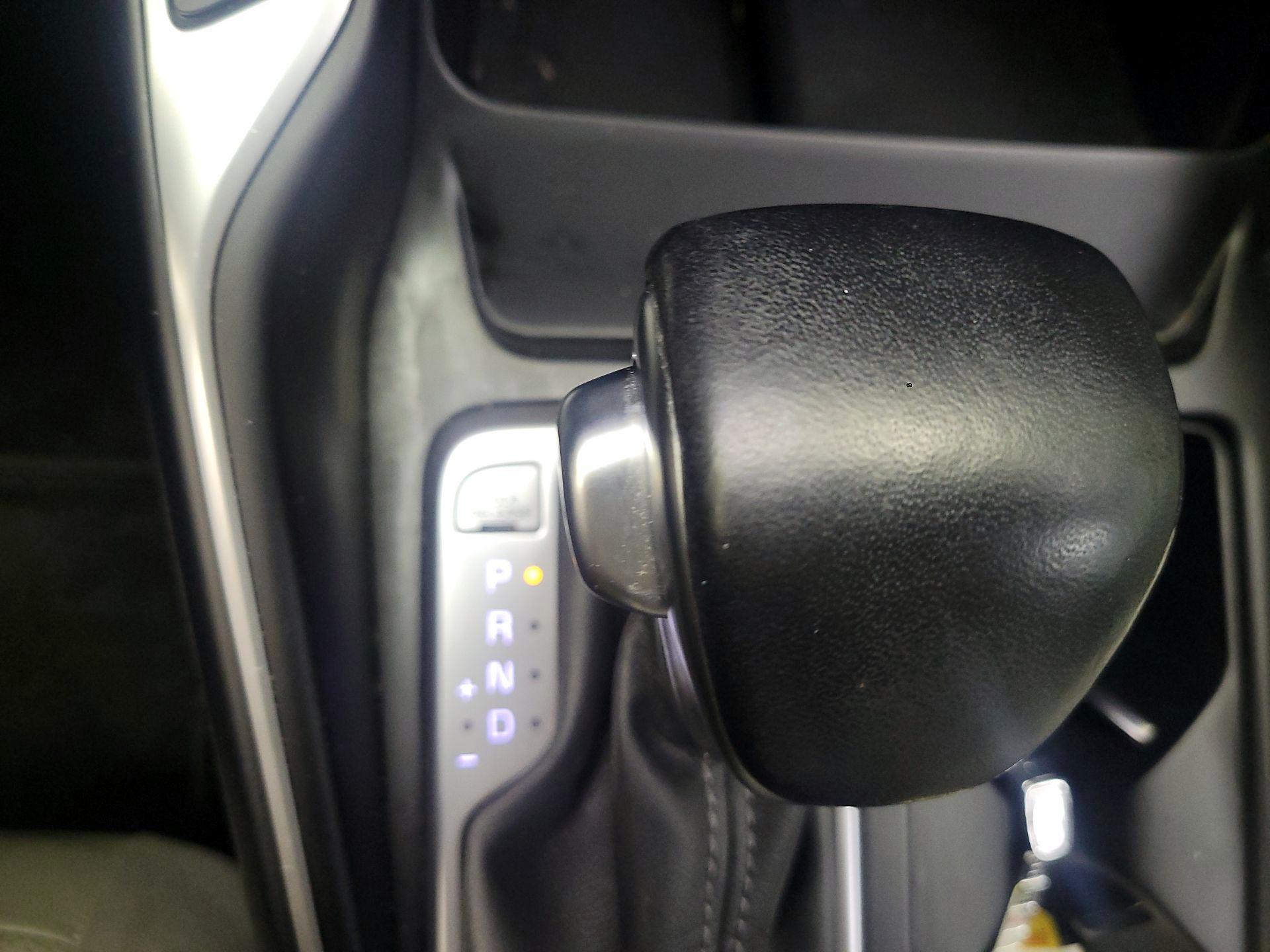 Thumbnail: 2023 Kia Sorento - 16