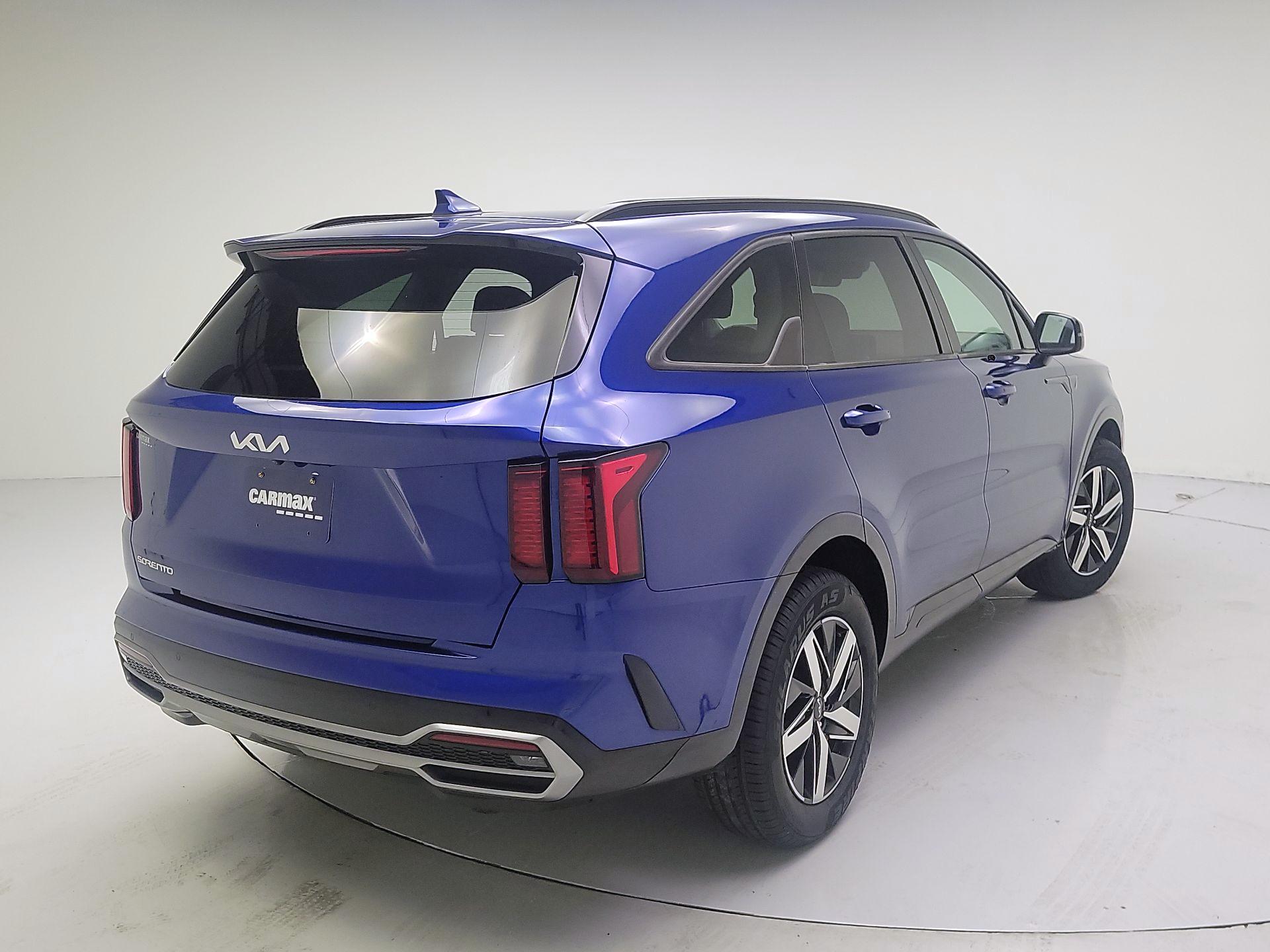 Thumbnail: 2023 Kia Sorento - 5