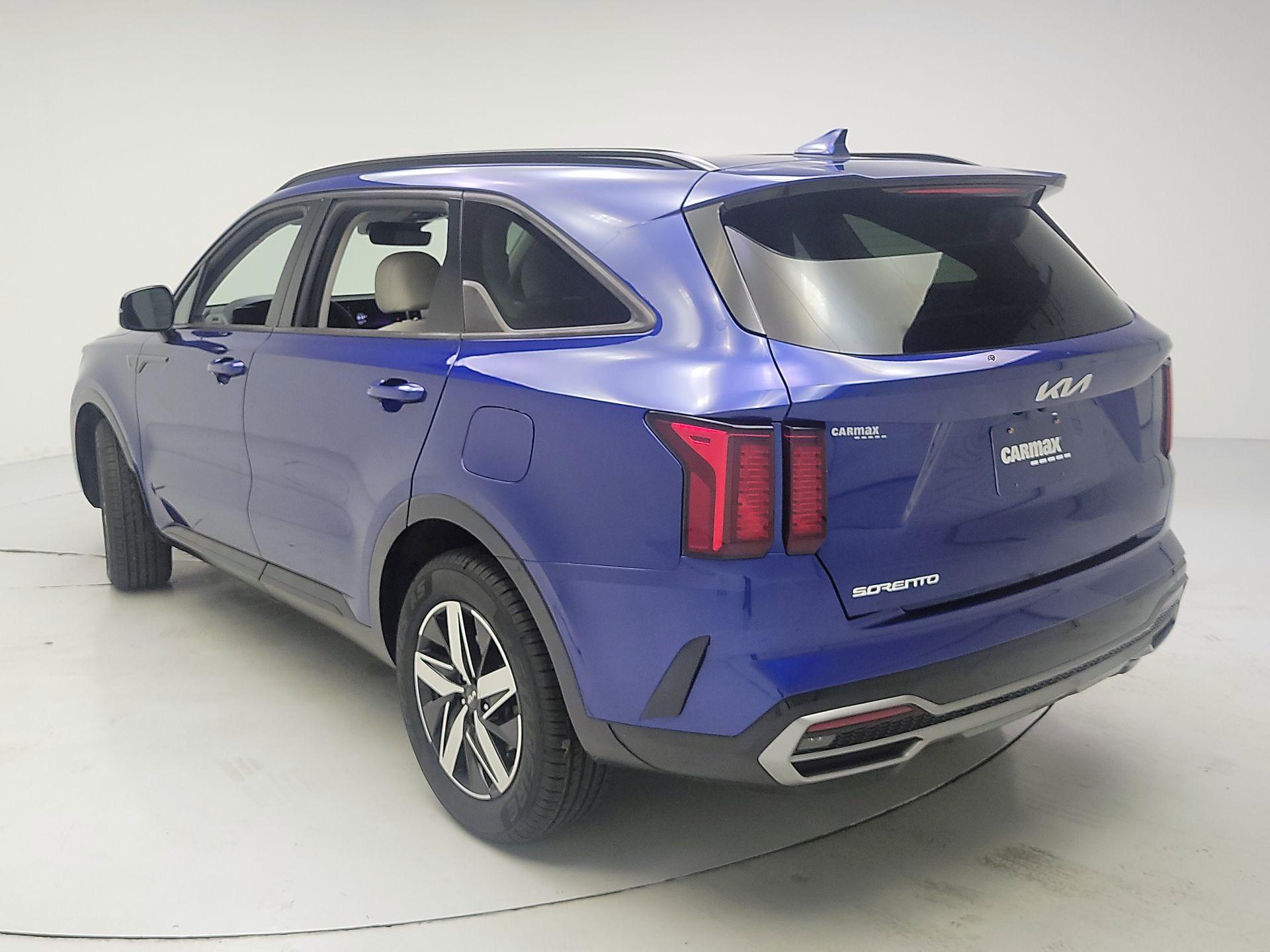 Thumbnail: 2023 Kia Sorento - 7