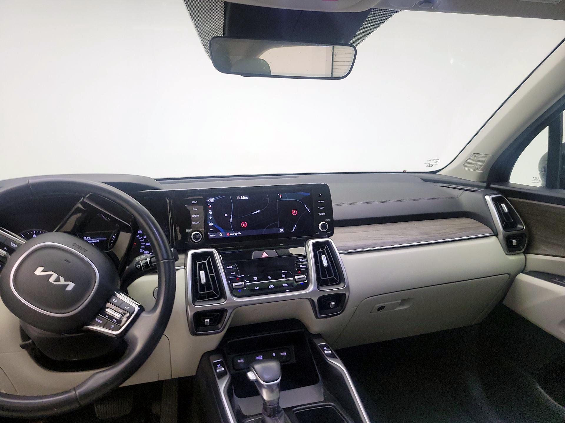 Thumbnail: 2023 Kia Sorento - 8