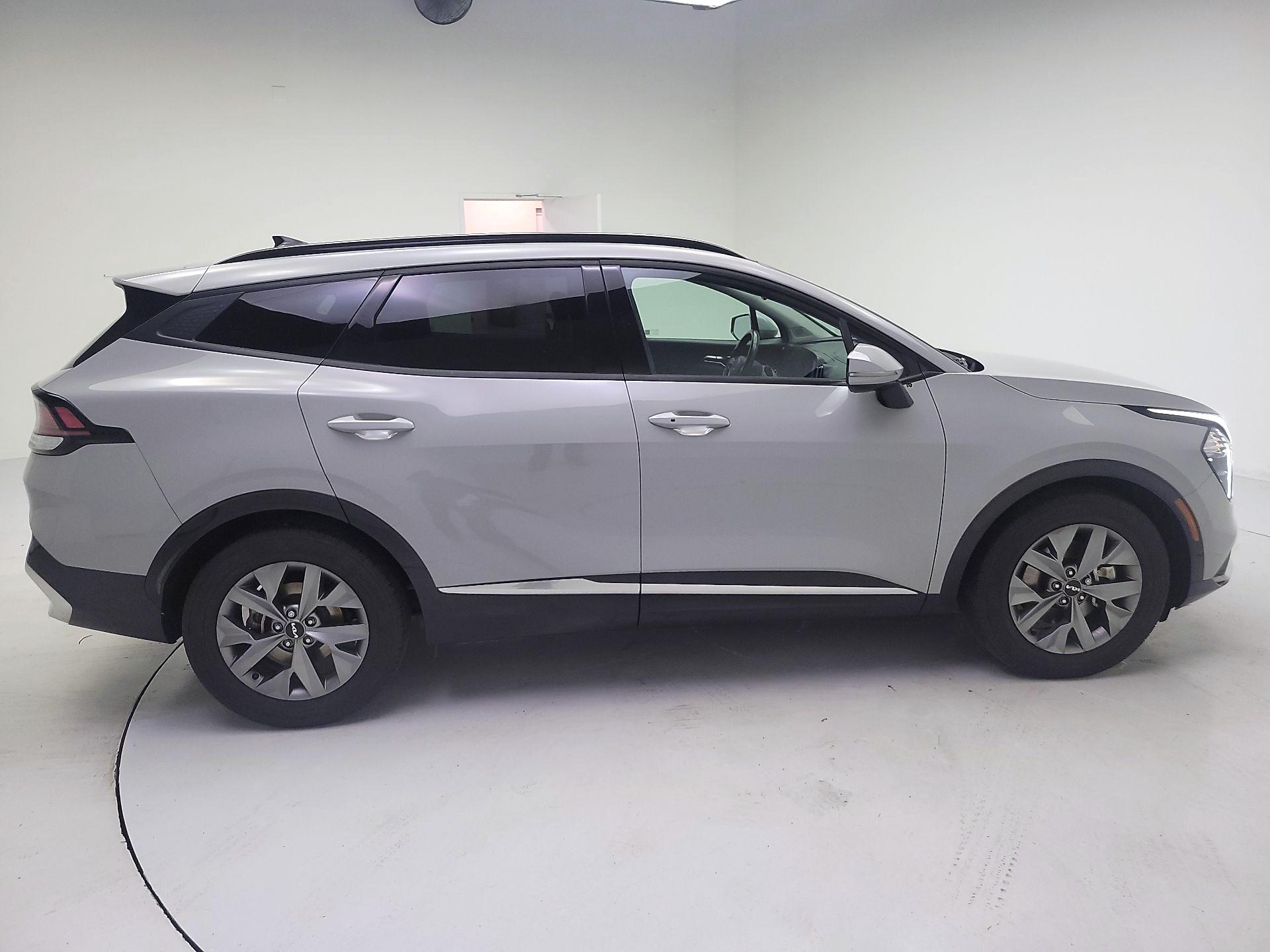 Thumbnail: 2023 Kia Sportage - 4