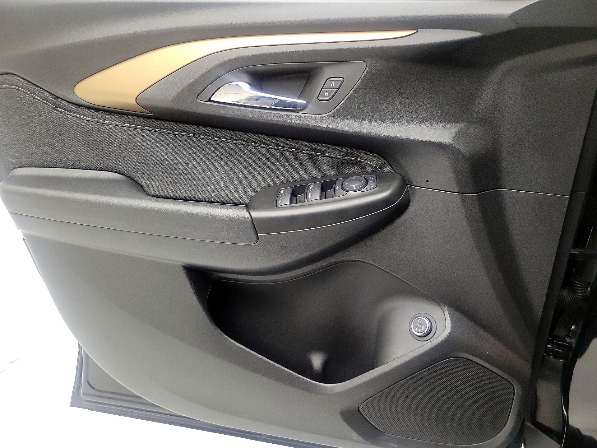 Thumbnail: 2023 Chevrolet TrailBlazer - 10