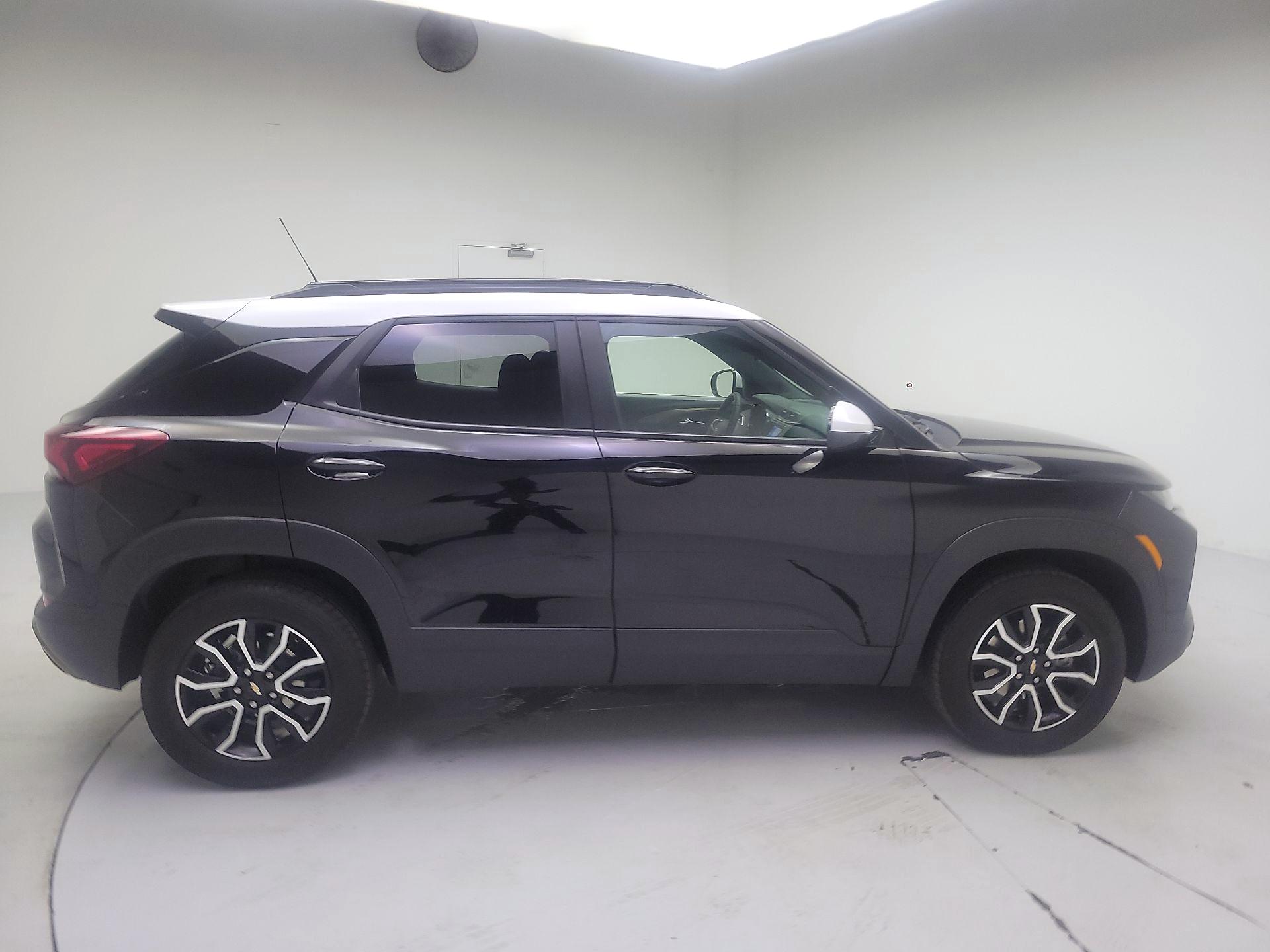 Thumbnail: 2023 Chevrolet TrailBlazer - 4