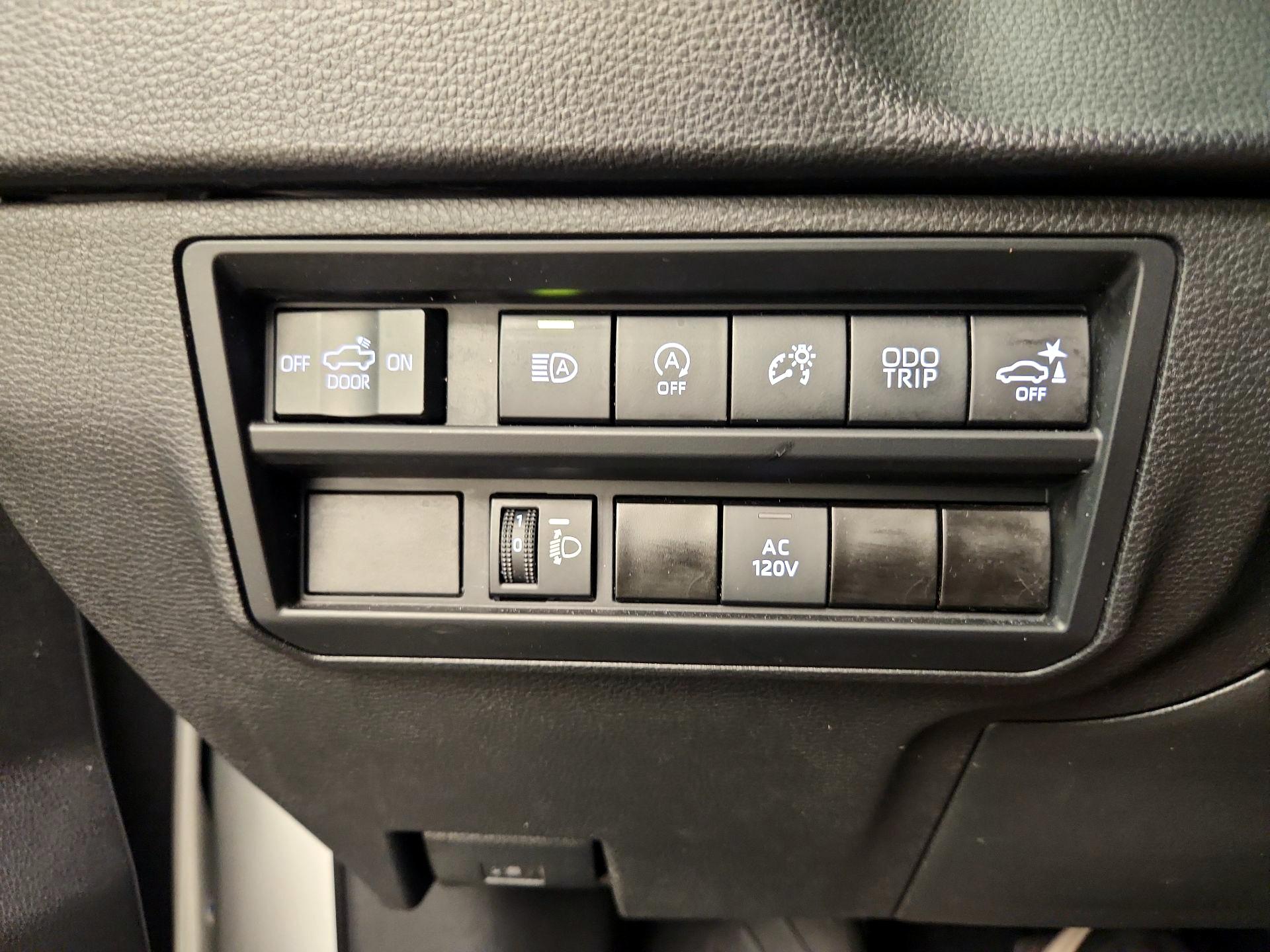 Thumbnail: 2022 Toyota Tundra - 13