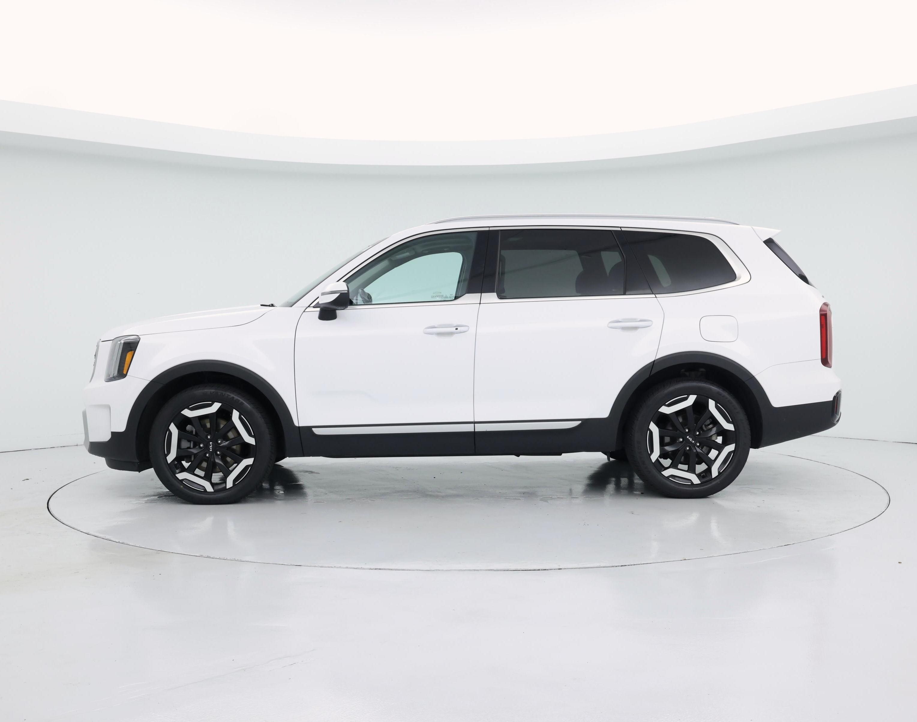 Thumbnail: 2023 Kia Telluride - 3