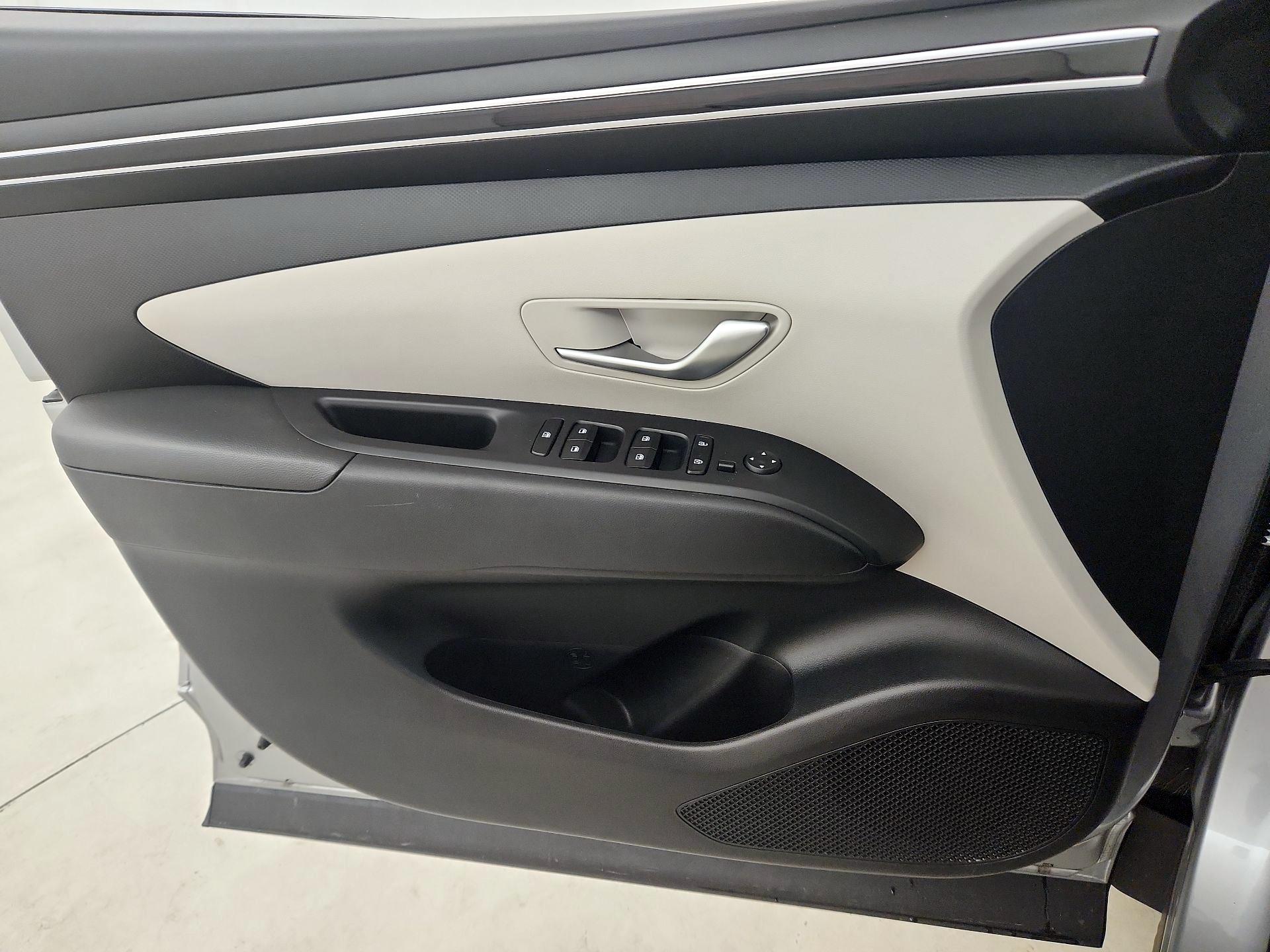 Thumbnail: 2023 Hyundai Tucson - 10