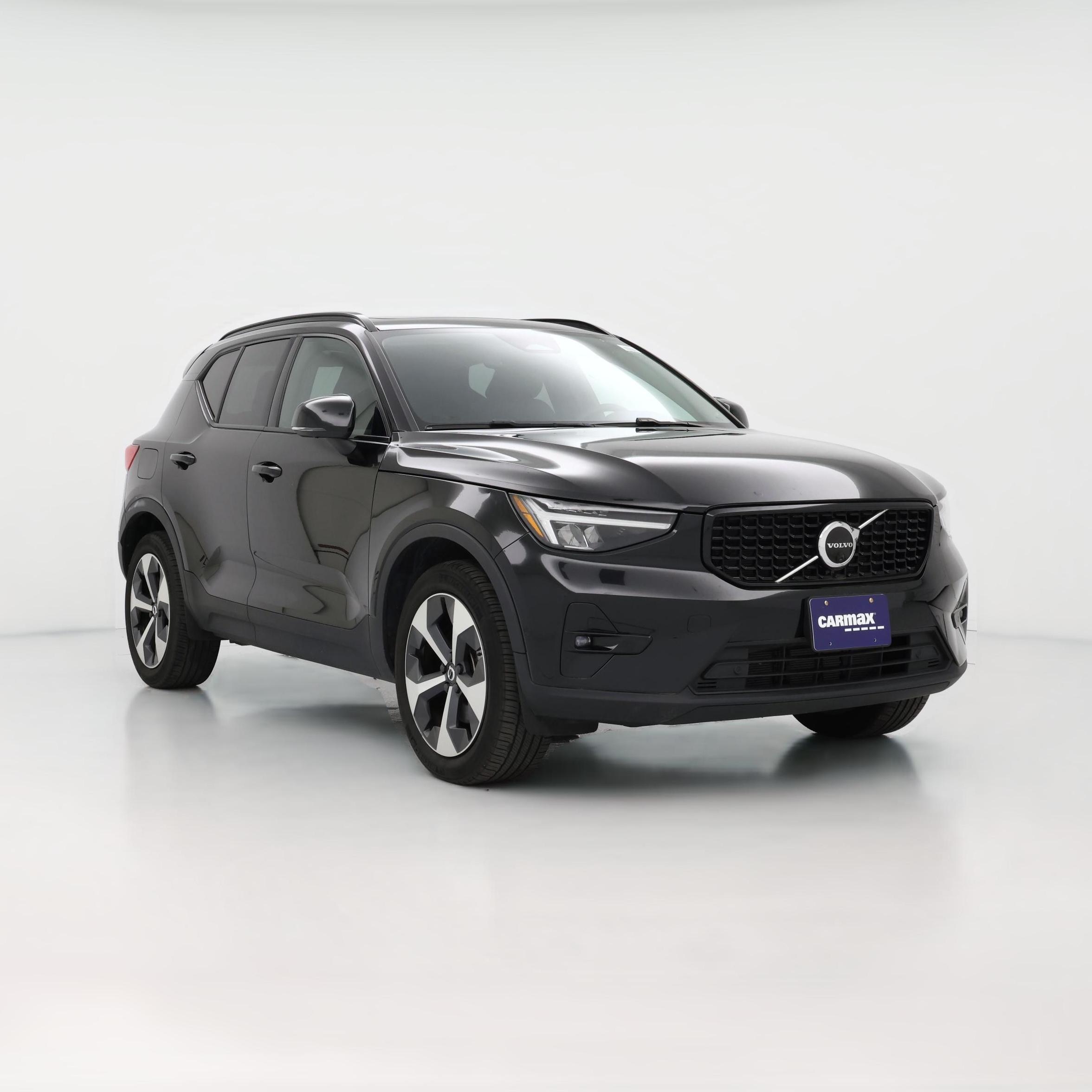 Thumbnail: 2023 Volvo XC40 - 1