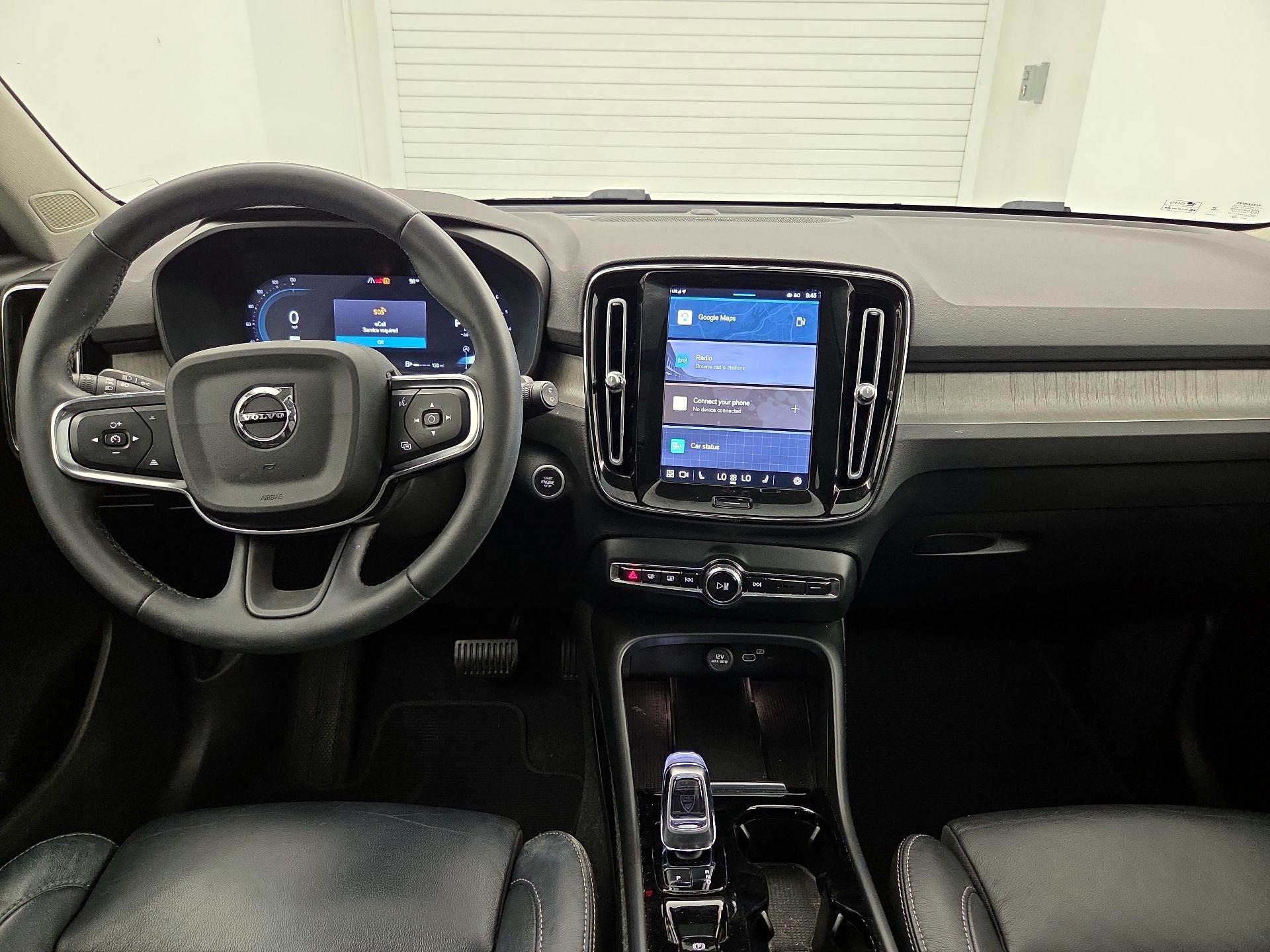 Thumbnail: 2023 Volvo XC40 - 9