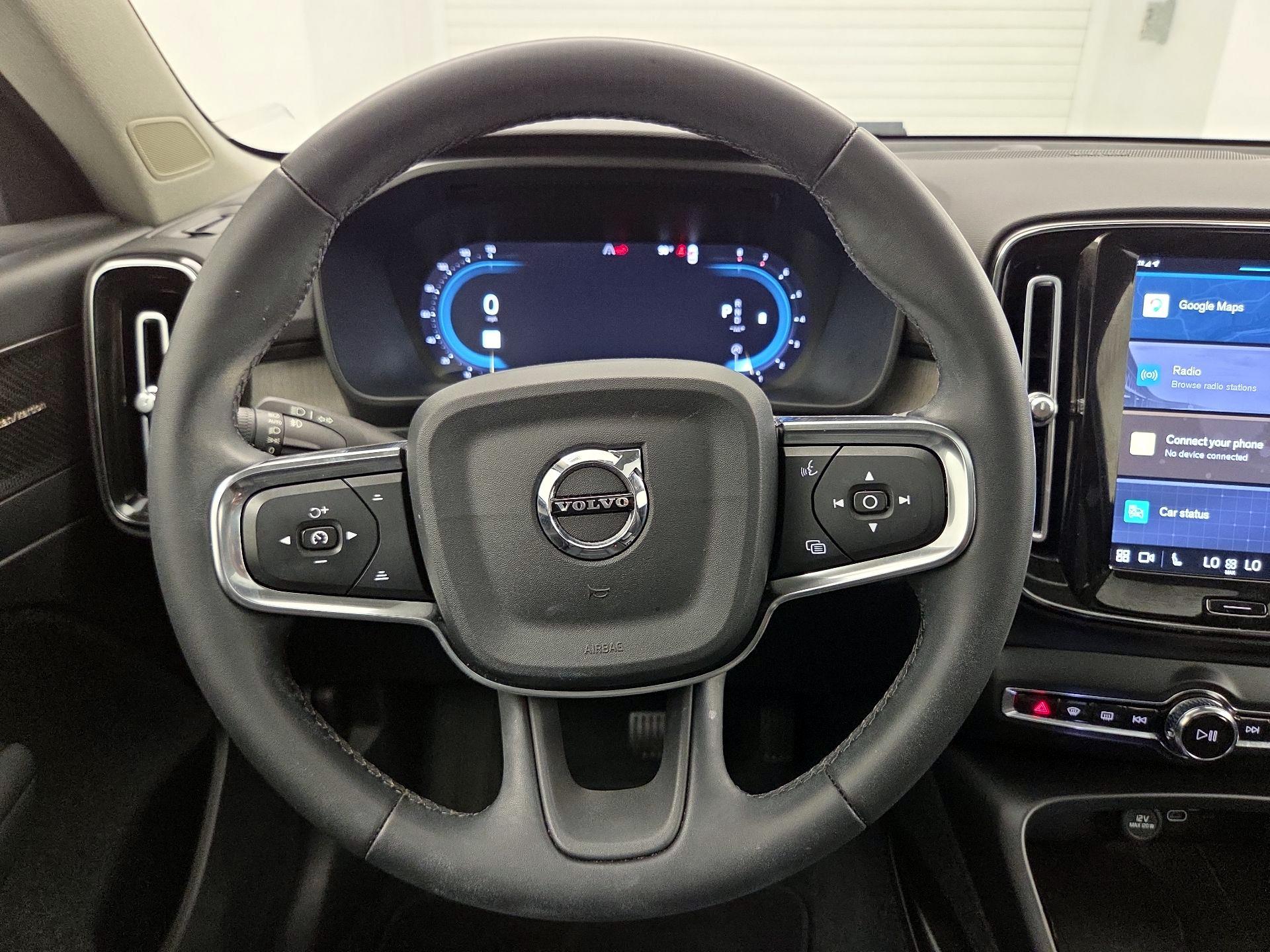 Thumbnail: 2023 Volvo XC40 - 10