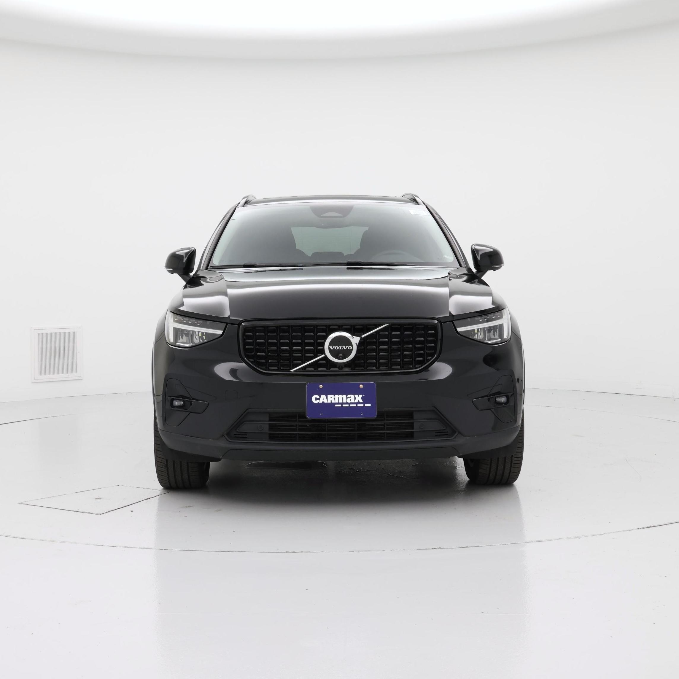 Thumbnail: 2023 Volvo XC40 - 5