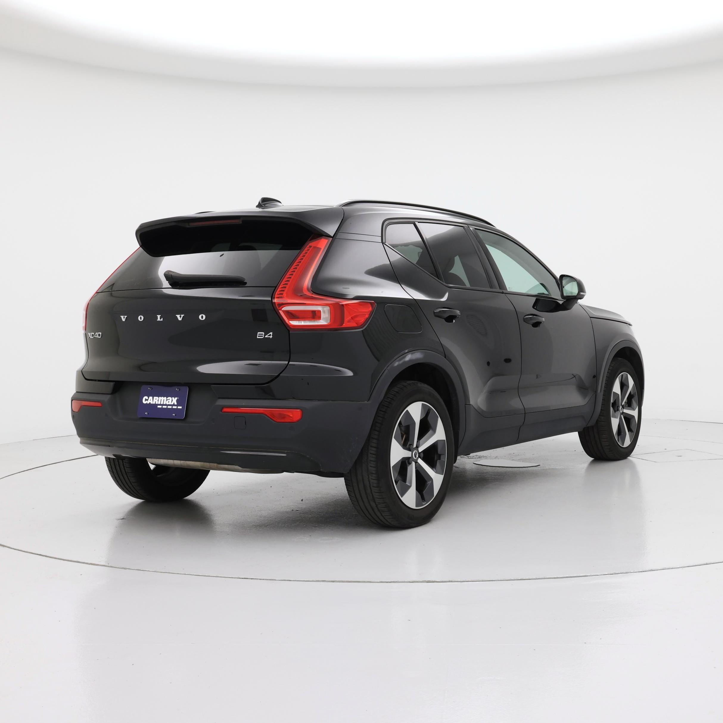 Thumbnail: 2023 Volvo XC40 - 8
