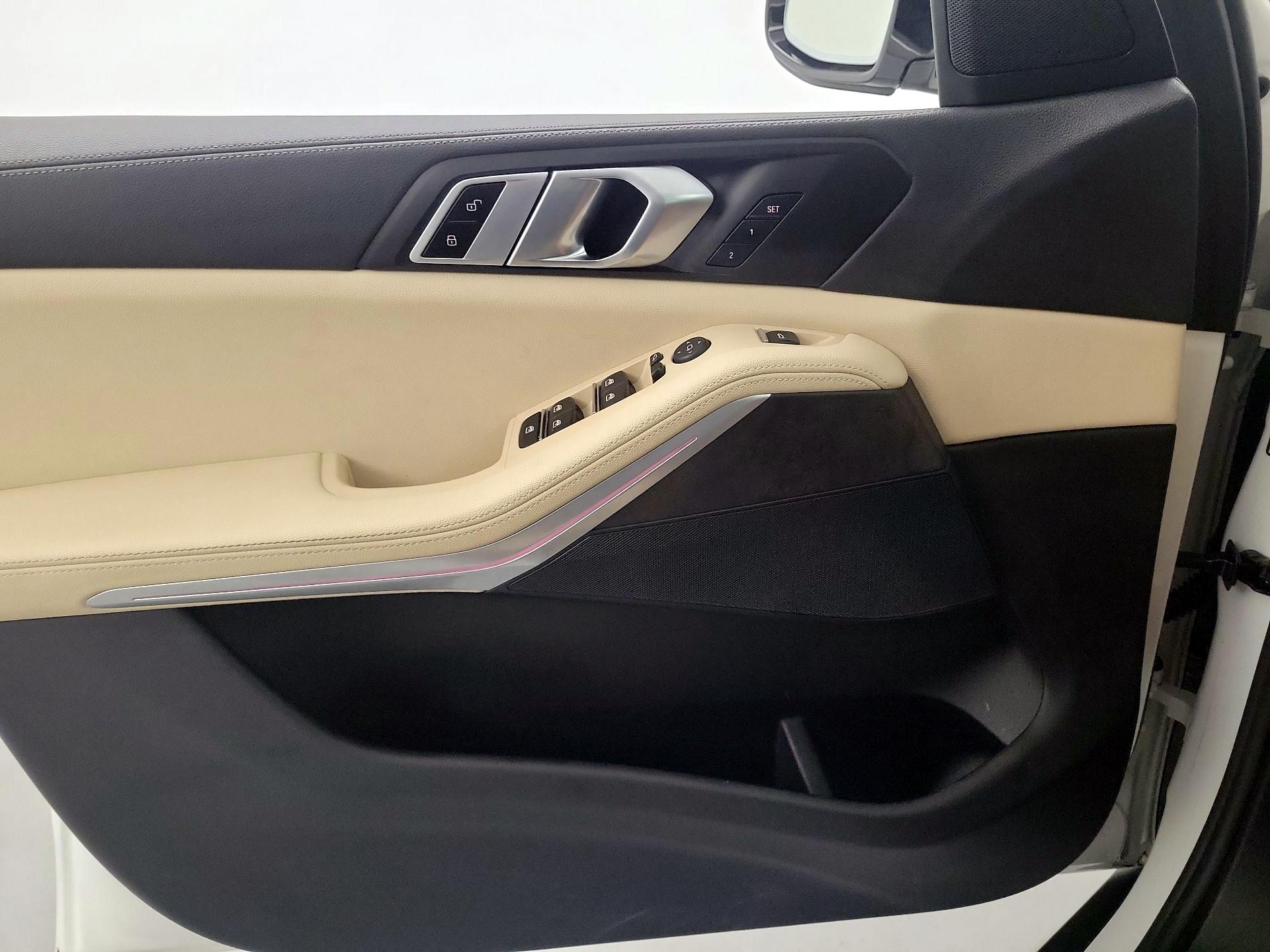 Thumbnail: 2022 BMW X5 - 12