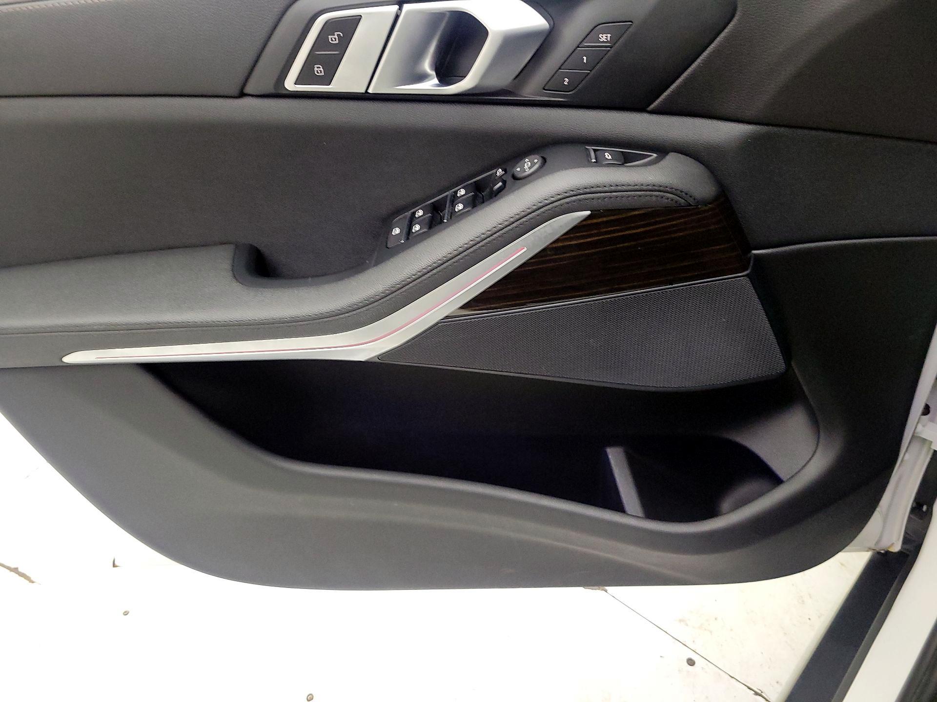 Thumbnail: 2021 BMW X5 - 10