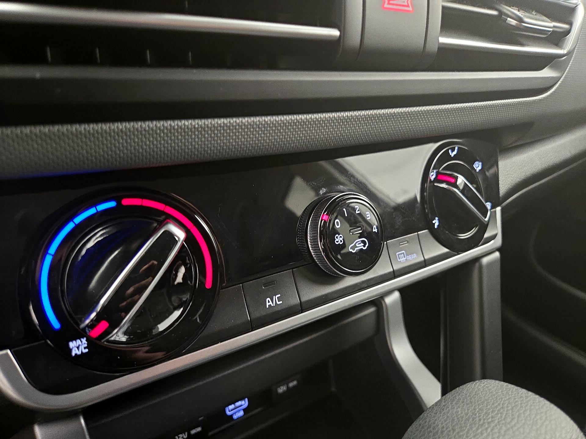 Thumbnail: 2023 Kia Seltos - 16