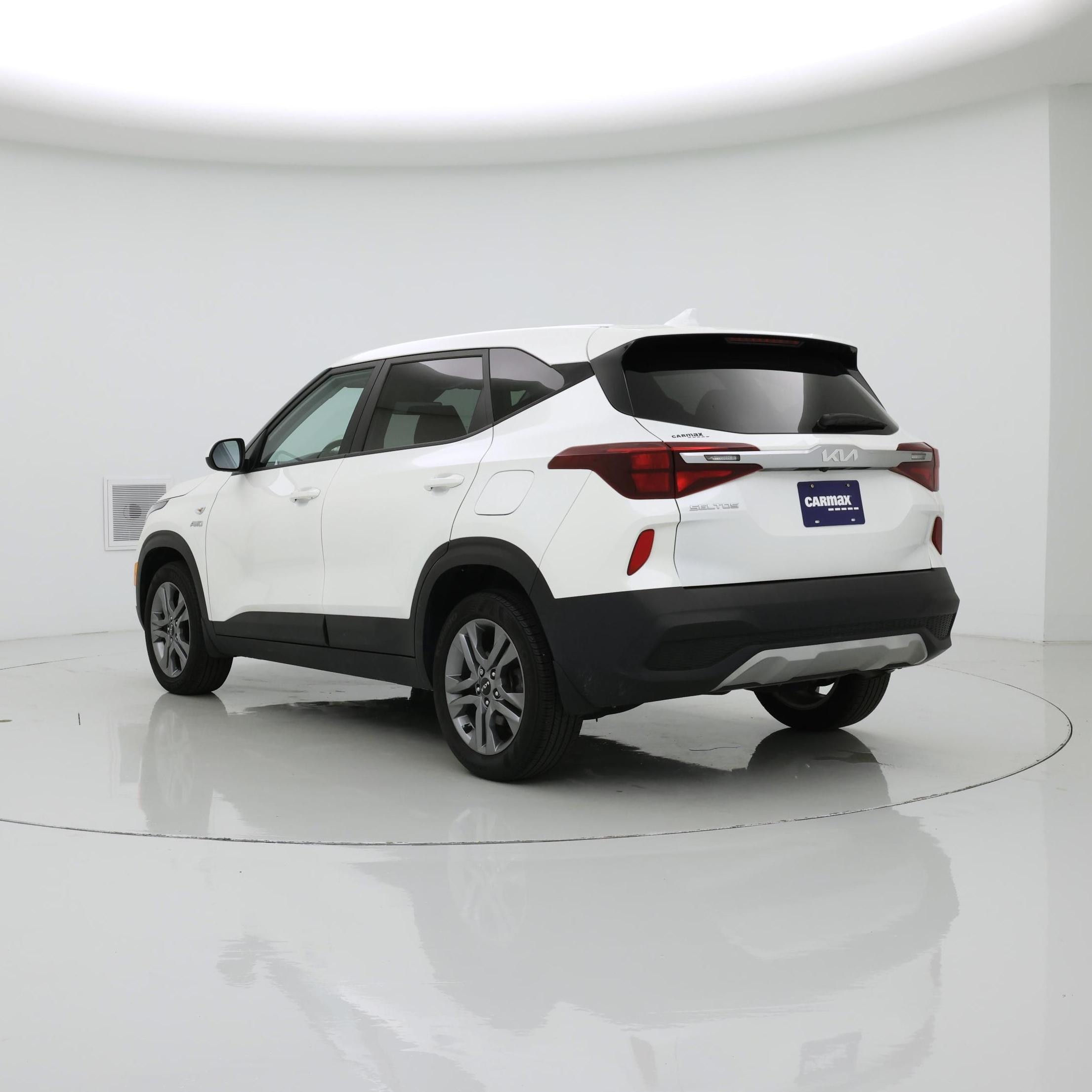 Thumbnail: 2023 Kia Seltos - 2