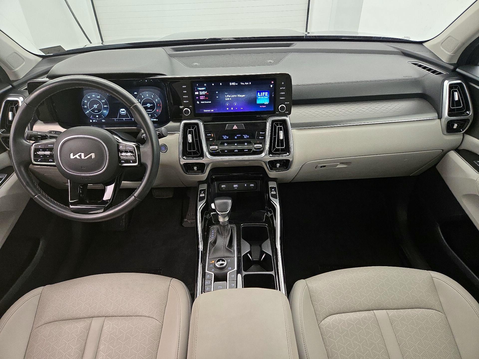 Thumbnail: 2023 Kia Sorento - 9