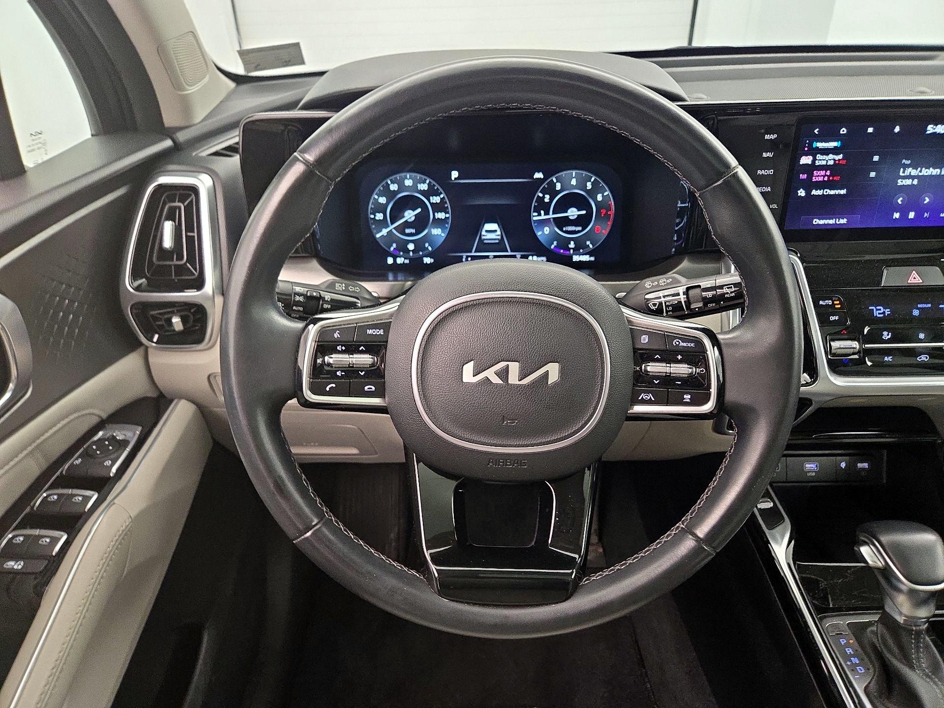 Thumbnail: 2023 Kia Sorento - 10