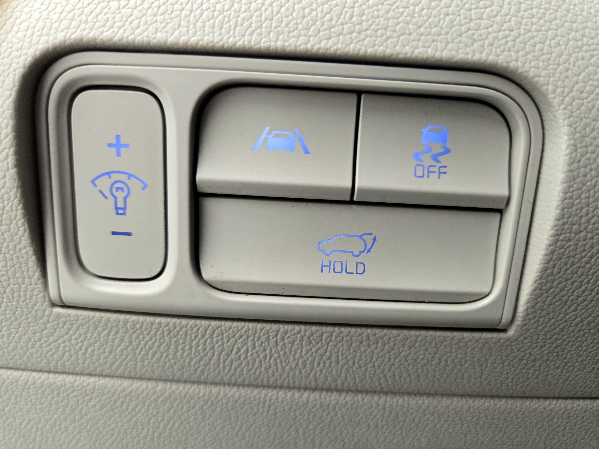 Thumbnail: 2023 Kia Sorento - 13