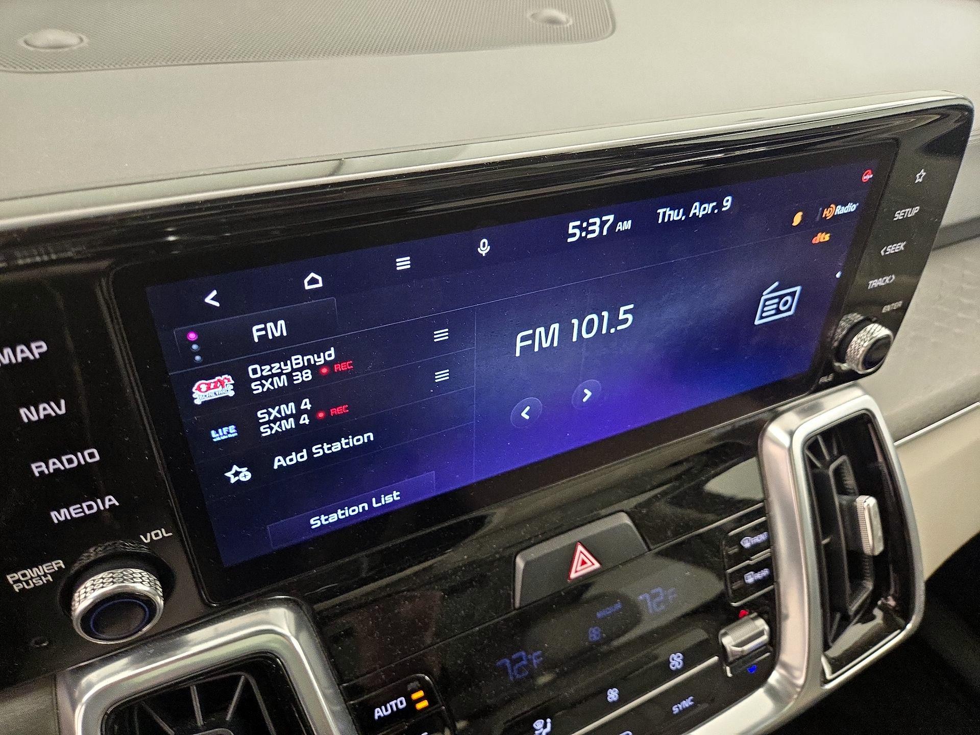 Thumbnail: 2023 Kia Sorento - 16