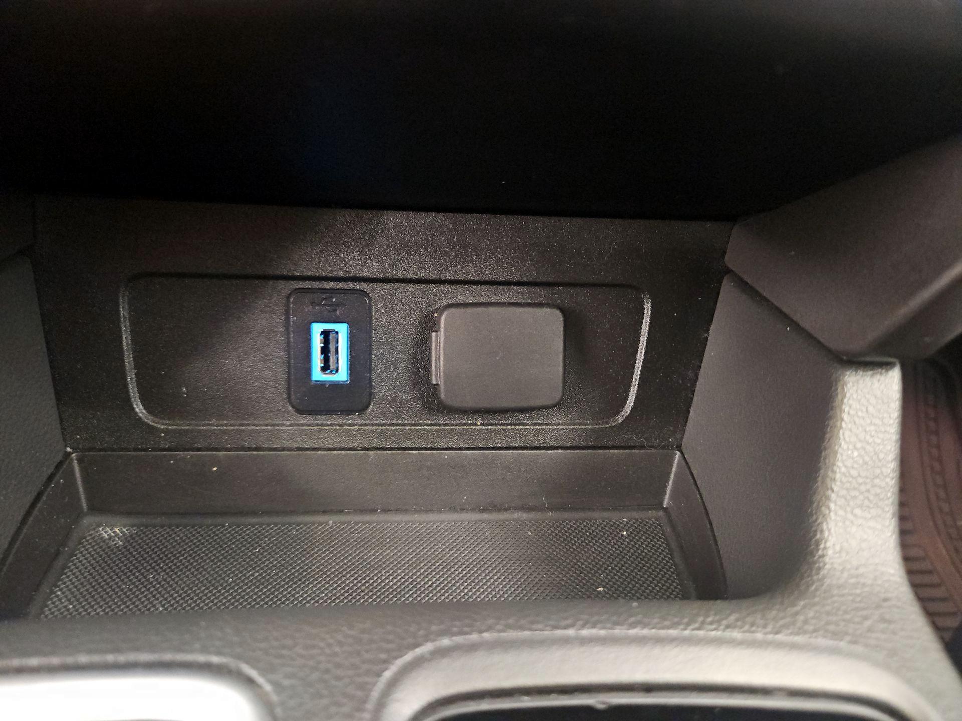 Thumbnail: 2017 Ford Escape - 18