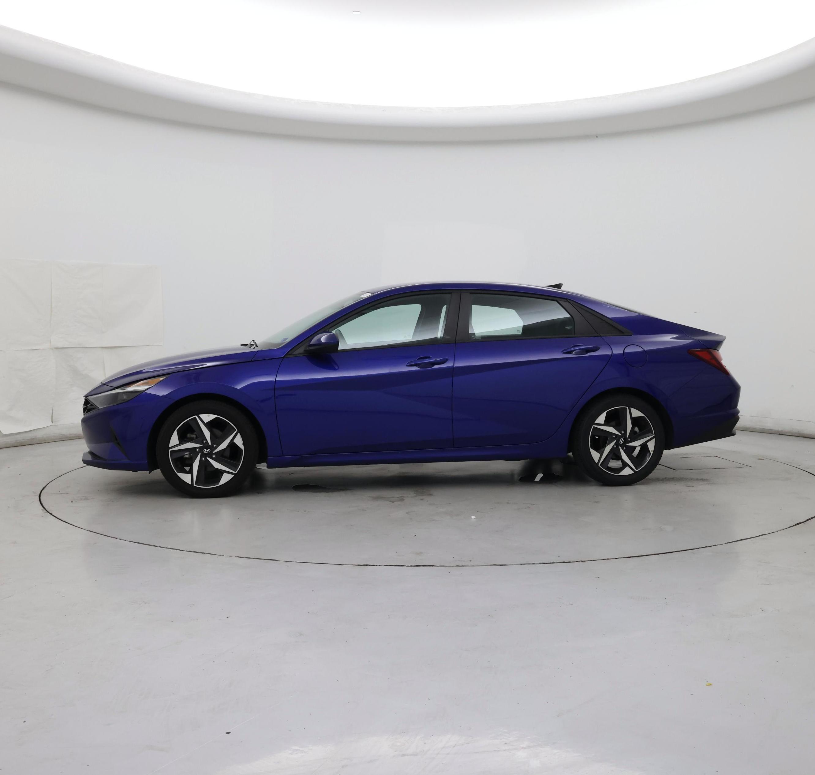 Thumbnail: 2023 Hyundai Elantra - 3