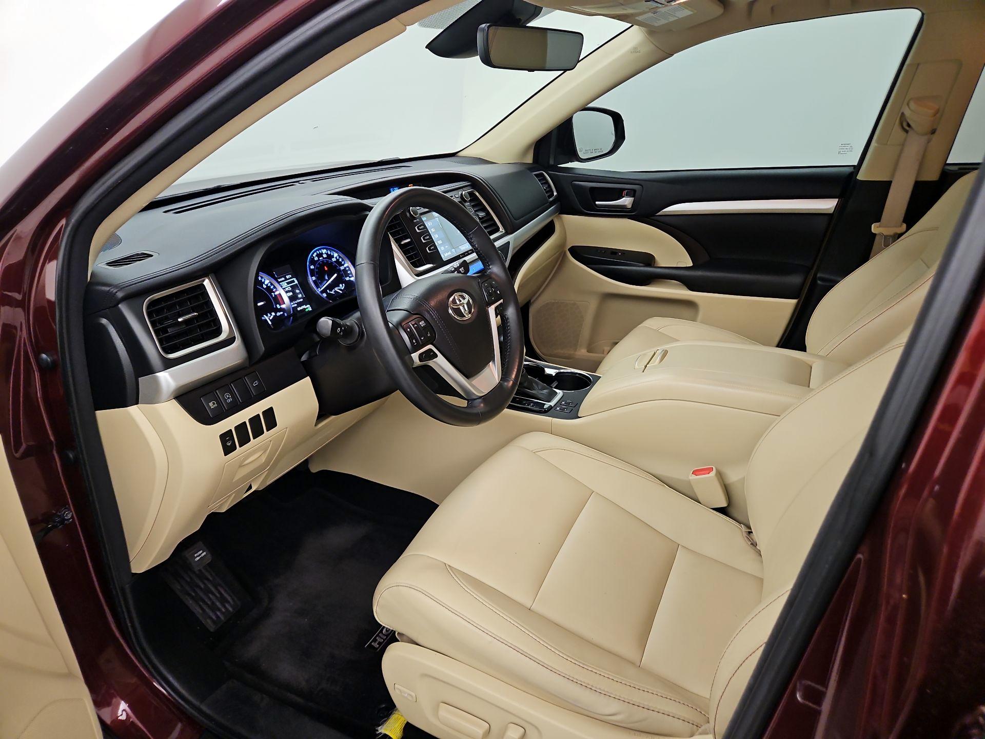Thumbnail: 2018 Toyota Highlander - 11