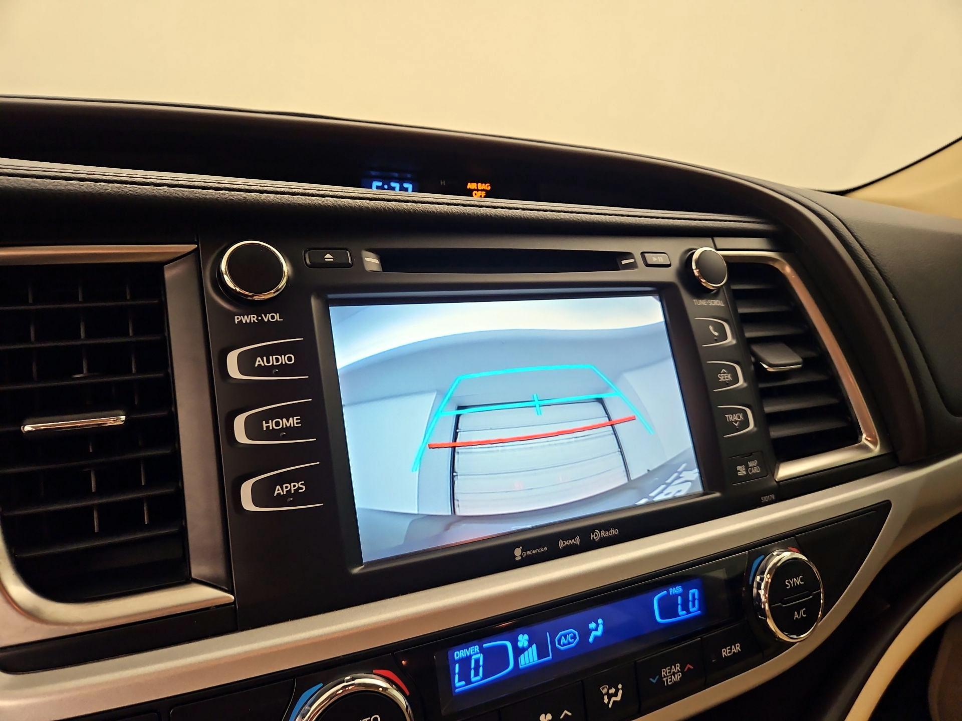 Thumbnail: 2018 Toyota Highlander - 14