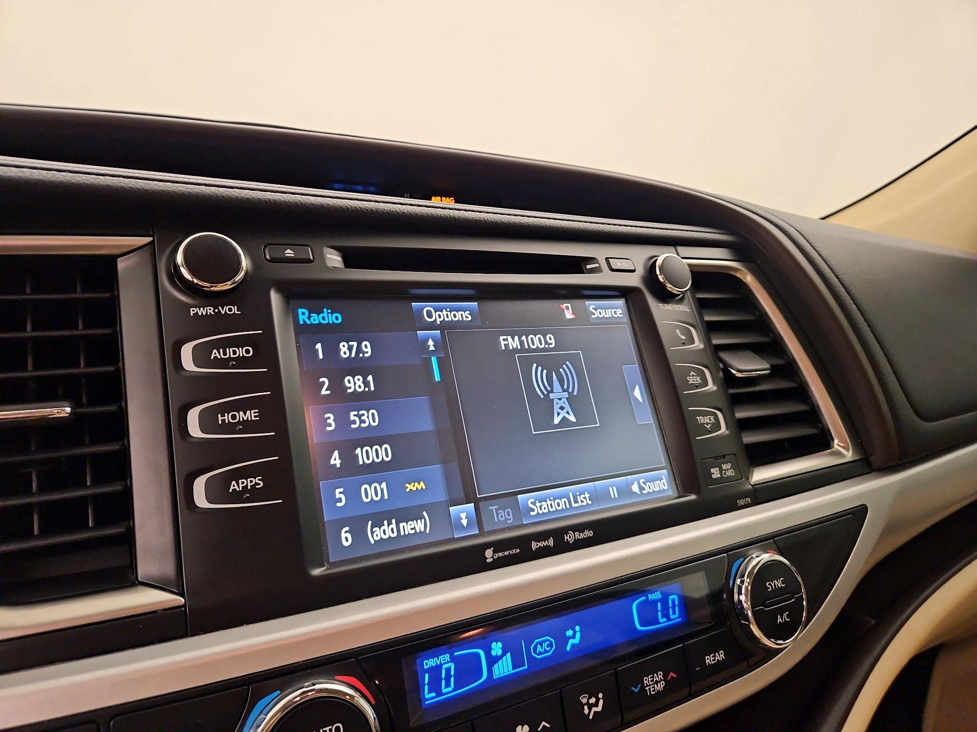 Thumbnail: 2018 Toyota Highlander - 15