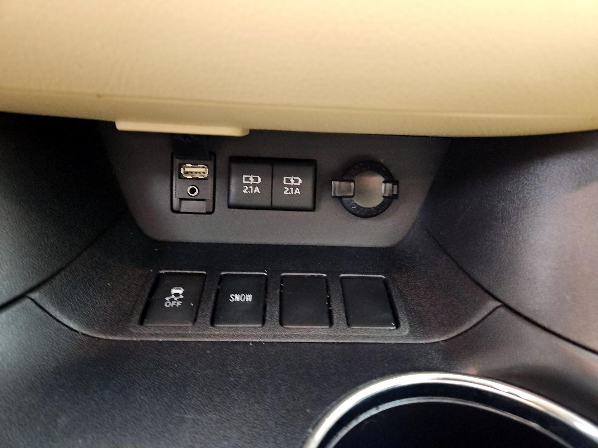 Thumbnail: 2018 Toyota Highlander - 18