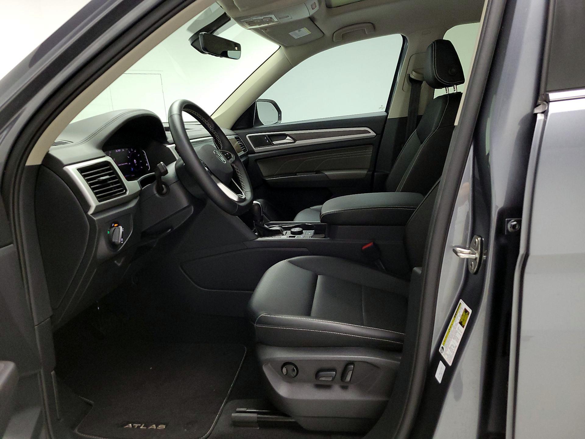 Thumbnail: 2023 Volkswagen Atlas - 11