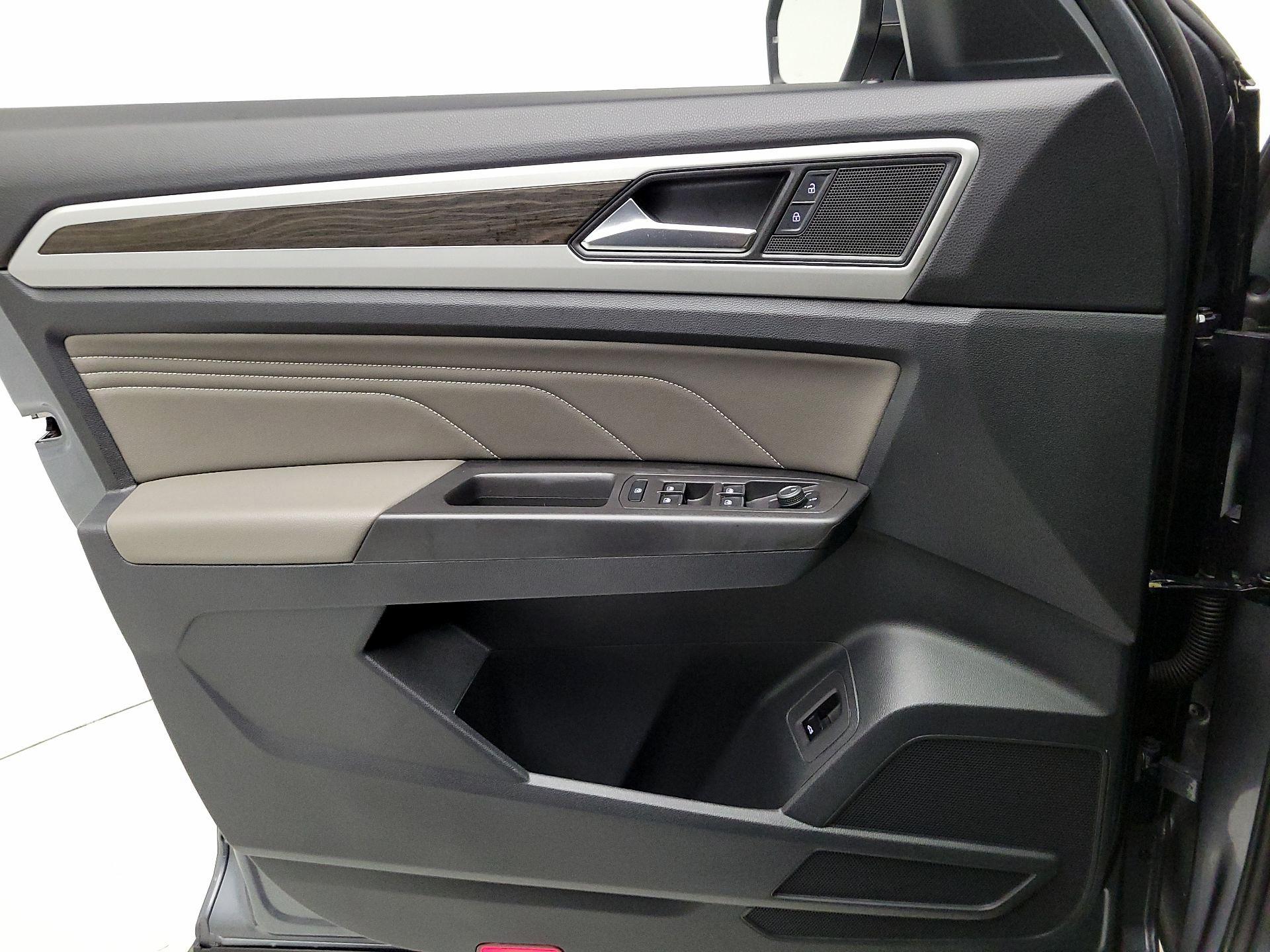 Thumbnail: 2023 Volkswagen Atlas - 12