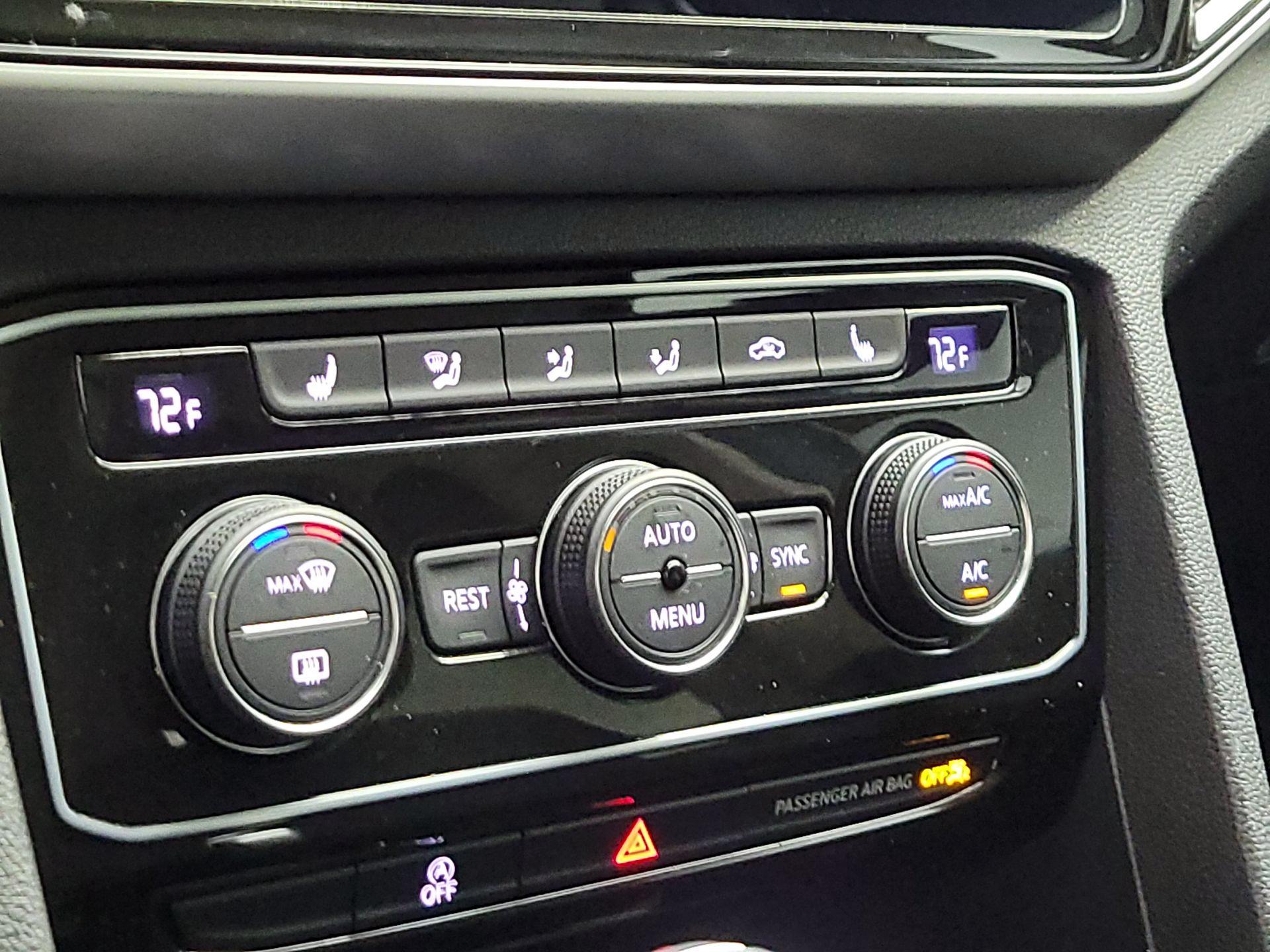 Thumbnail: 2023 Volkswagen Atlas - 16