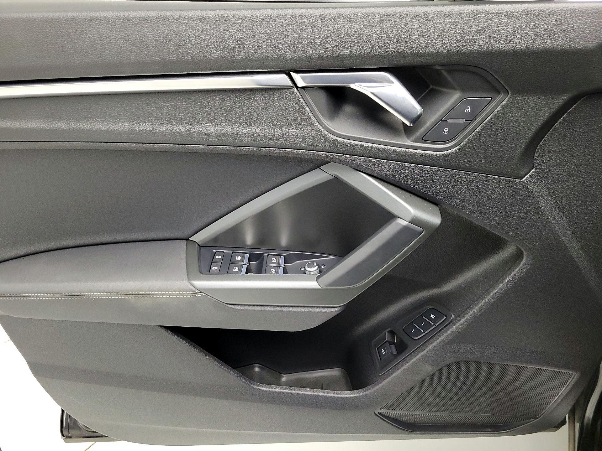 Thumbnail: 2022 Audi Q3 - 12