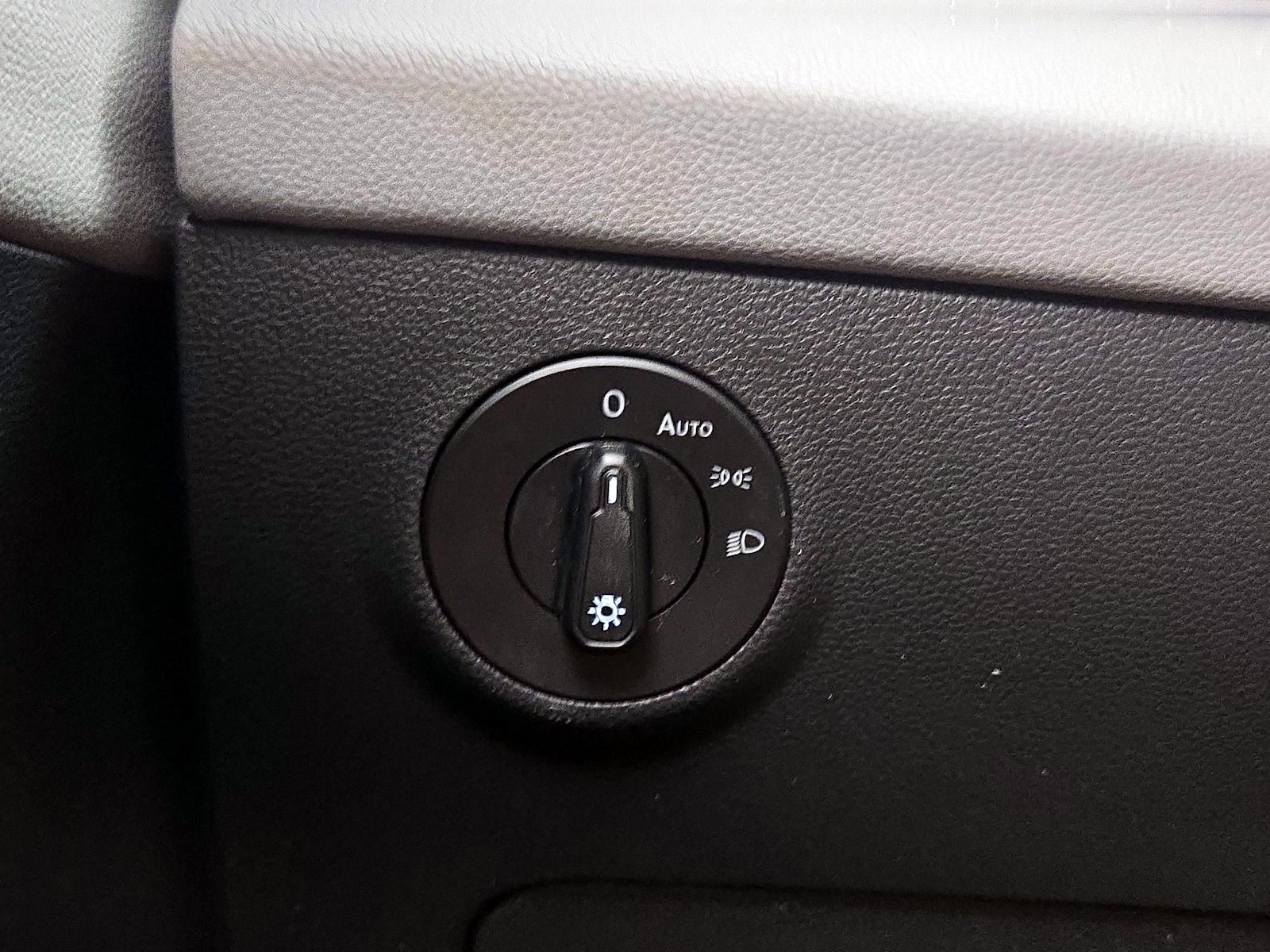 2022 Volkswagen Taos SE - Photo 14