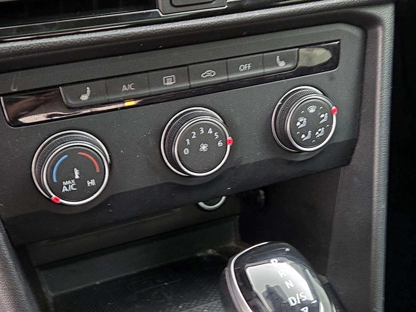 2022 Volkswagen Taos SE - Photo 17