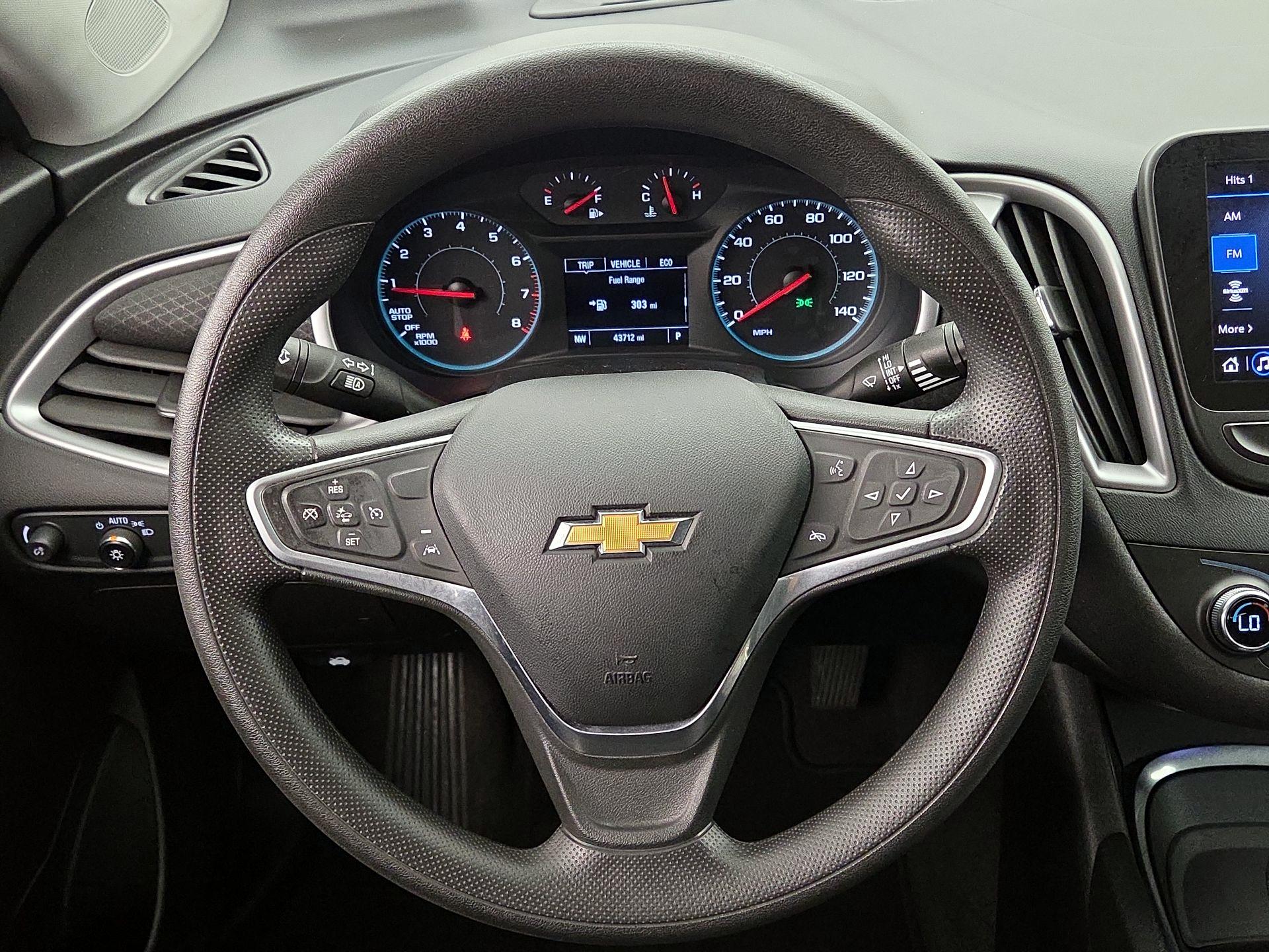 Thumbnail: 2022 Chevrolet Malibu - 10