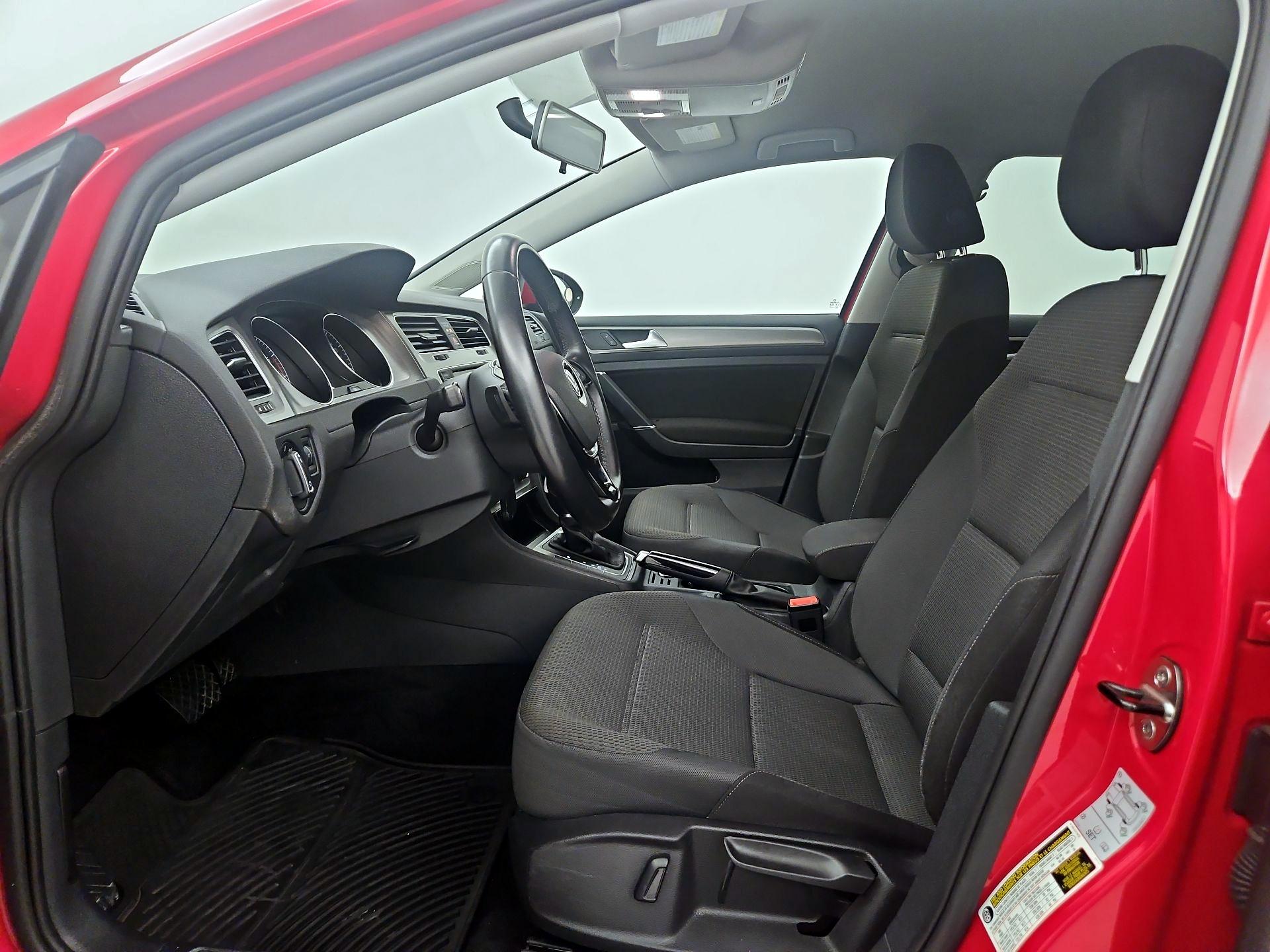 Thumbnail: 2017 Volkswagen Golf - 11