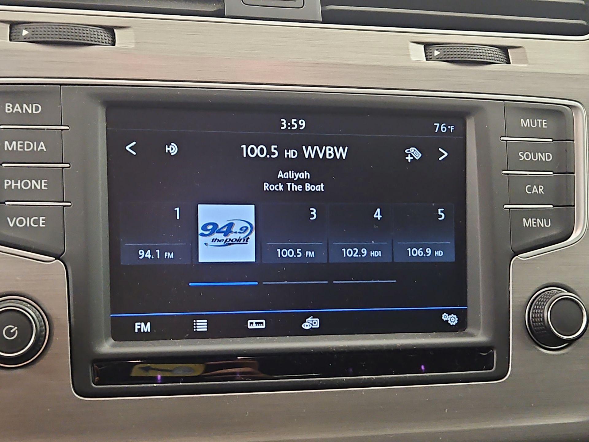 Thumbnail: 2017 Volkswagen Golf - 15