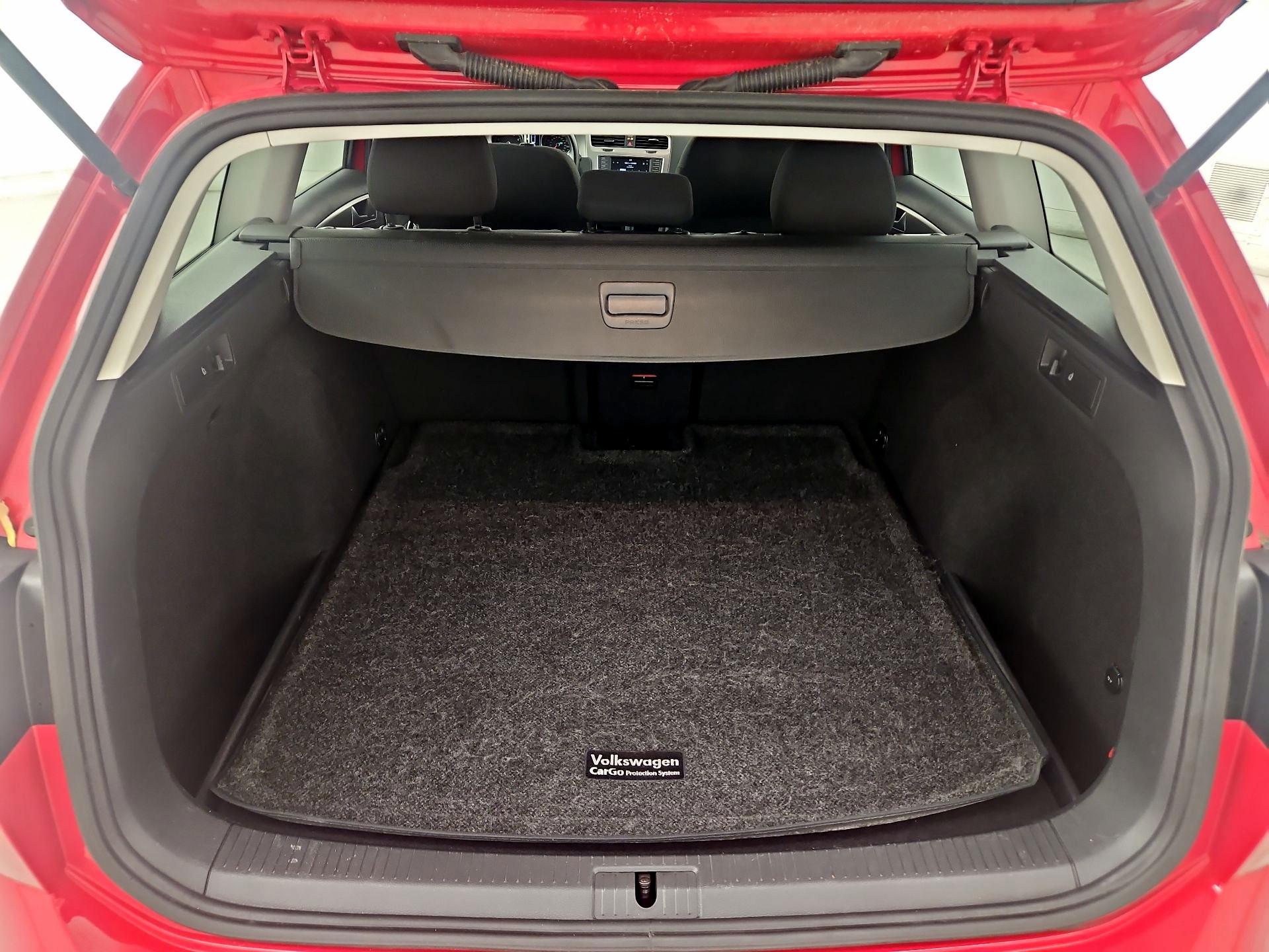 Thumbnail: 2017 Volkswagen Golf - 20