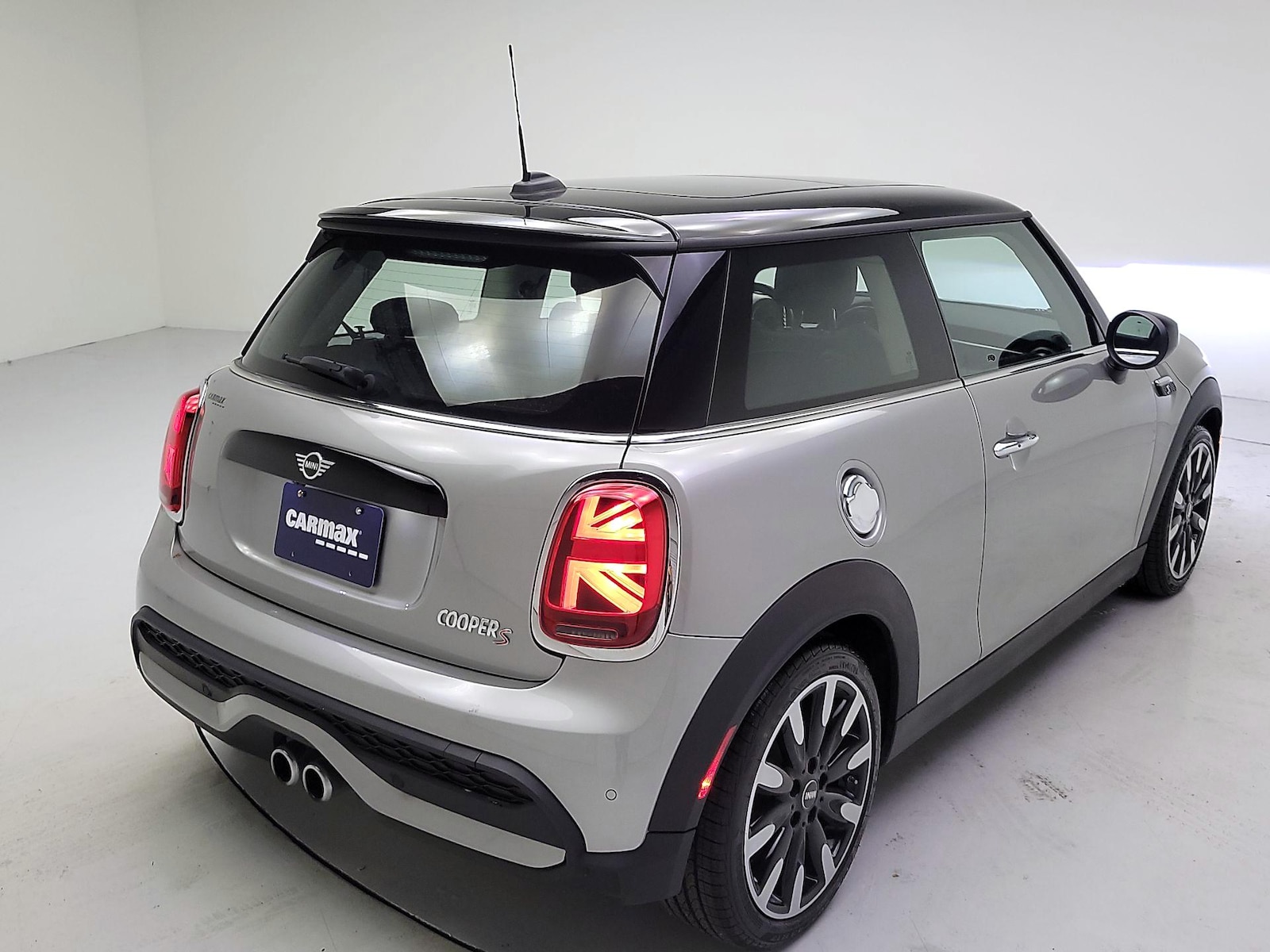 2023 MINI 3 Door S - Photo 5
