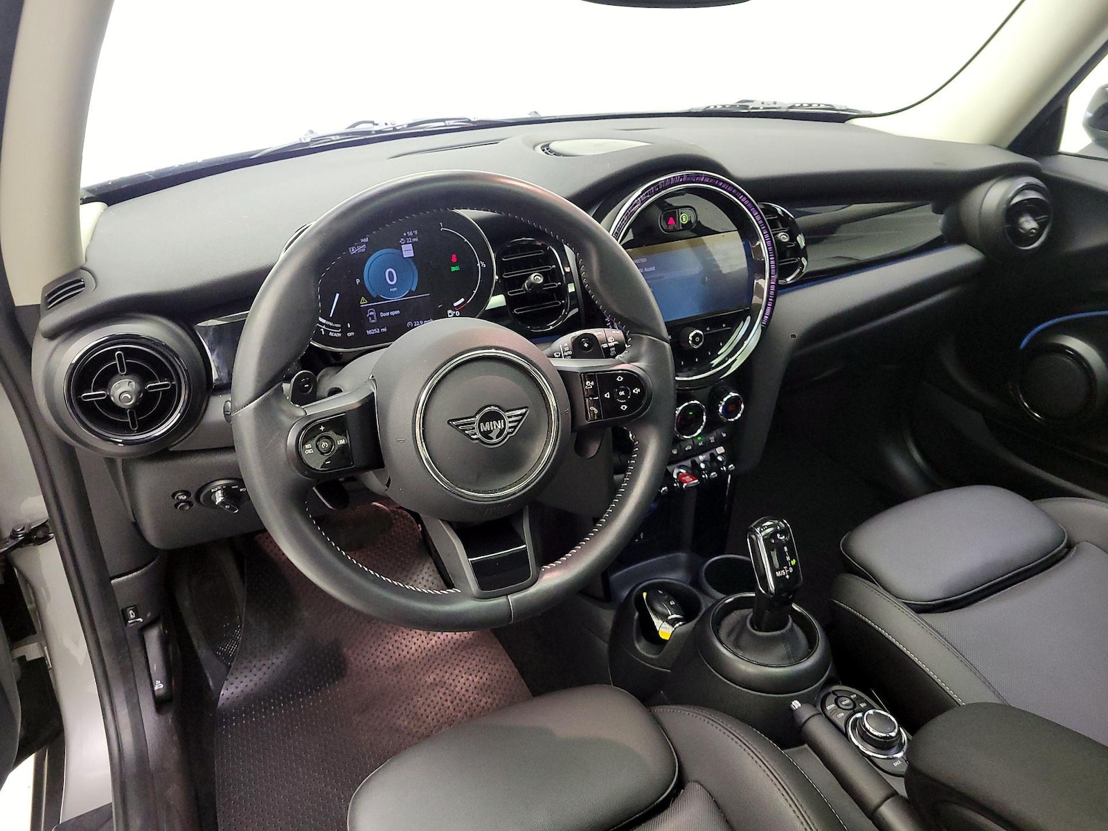 2023 MINI 3 Door S - Photo 8