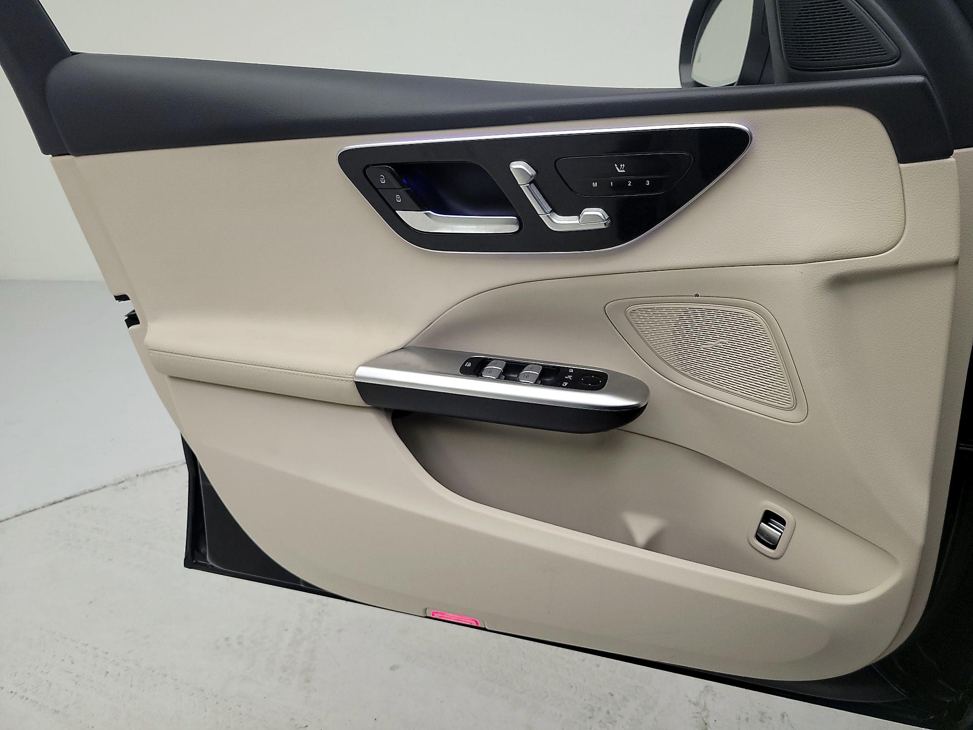 Thumbnail: 2023 Mercedes-Benz C-Class - 12
