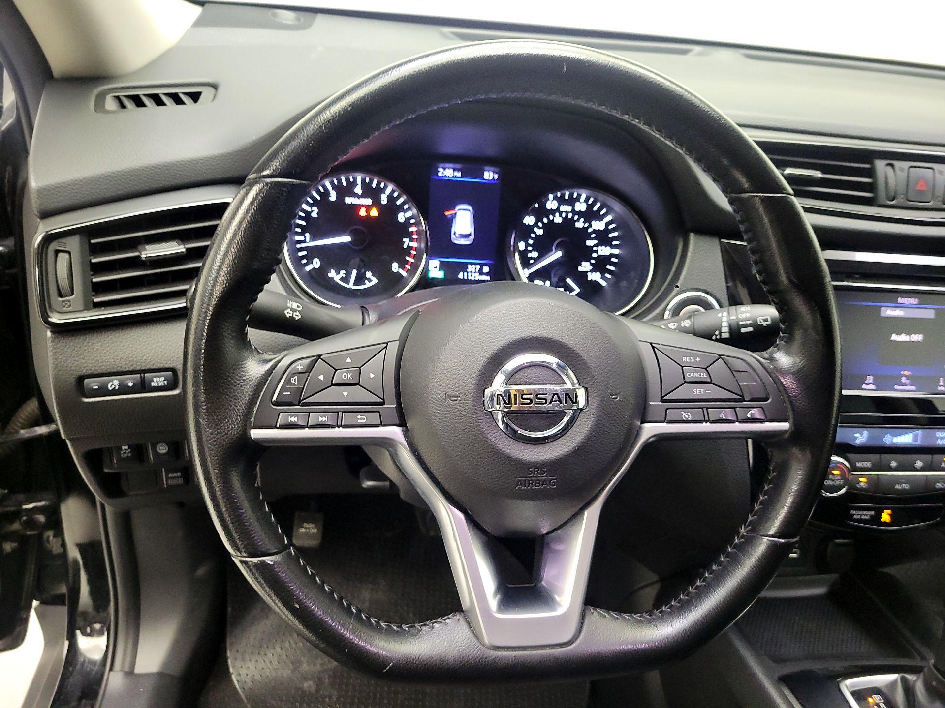 Thumbnail: 2020 Nissan Rogue - 10