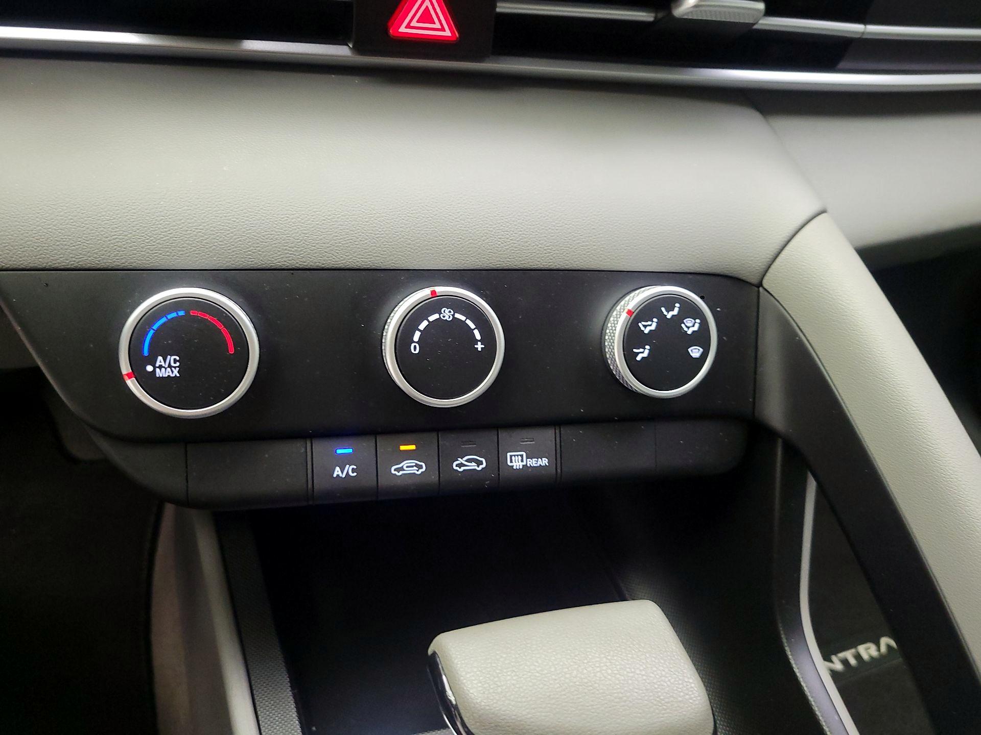 Thumbnail: 2024 Hyundai Elantra - 14