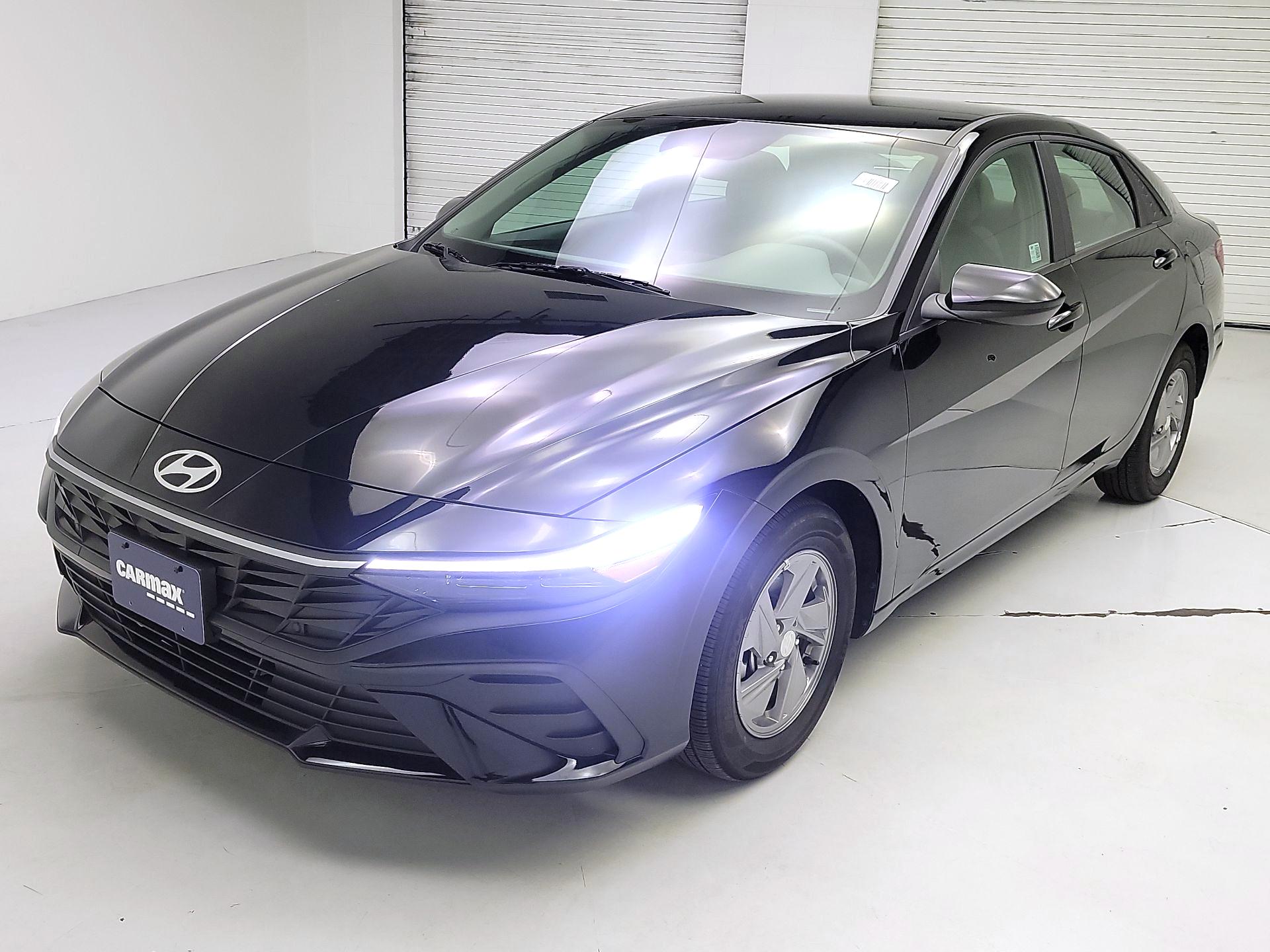 Thumbnail: 2024 Hyundai Elantra - 3