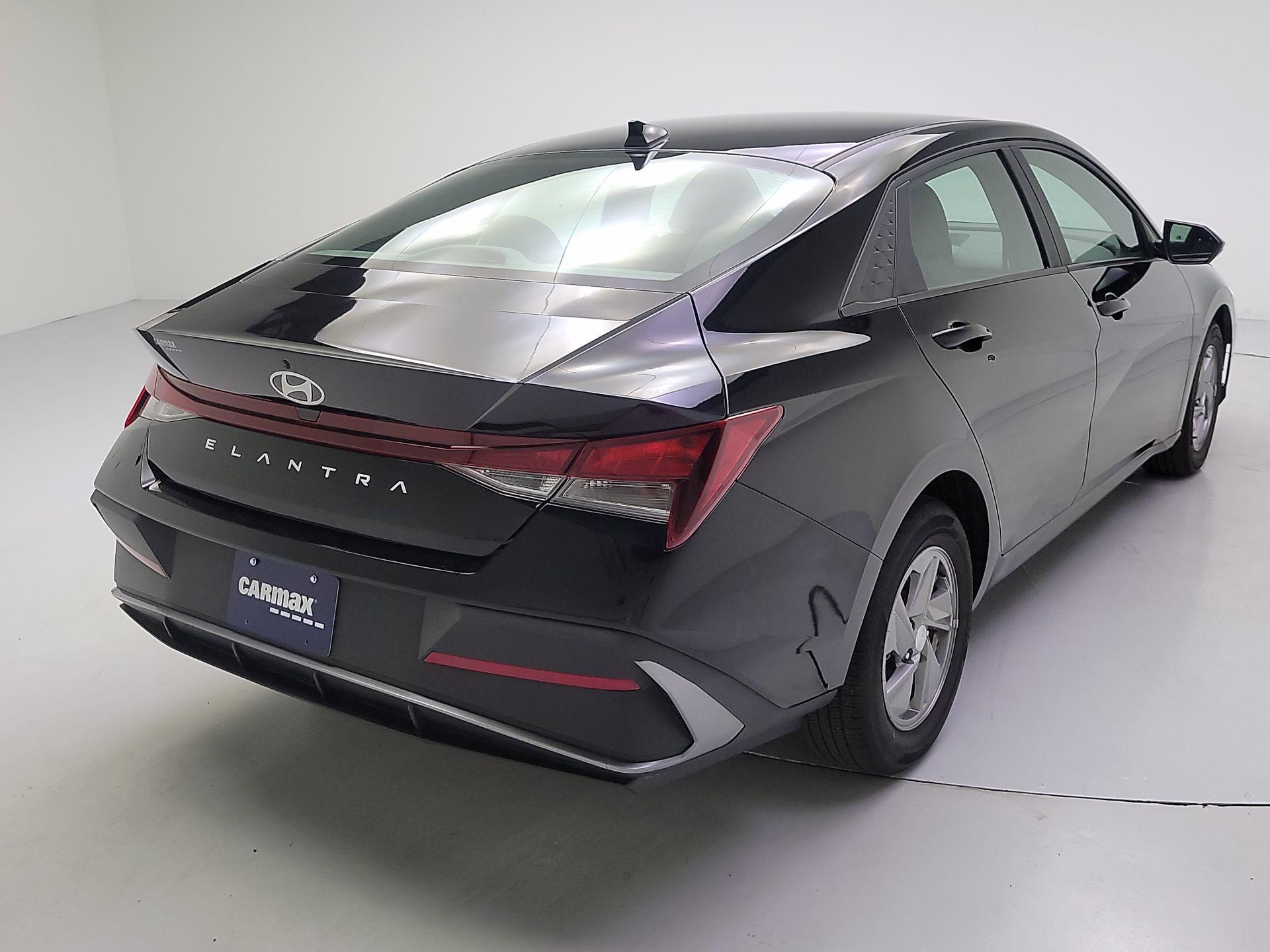 Thumbnail: 2024 Hyundai Elantra - 5