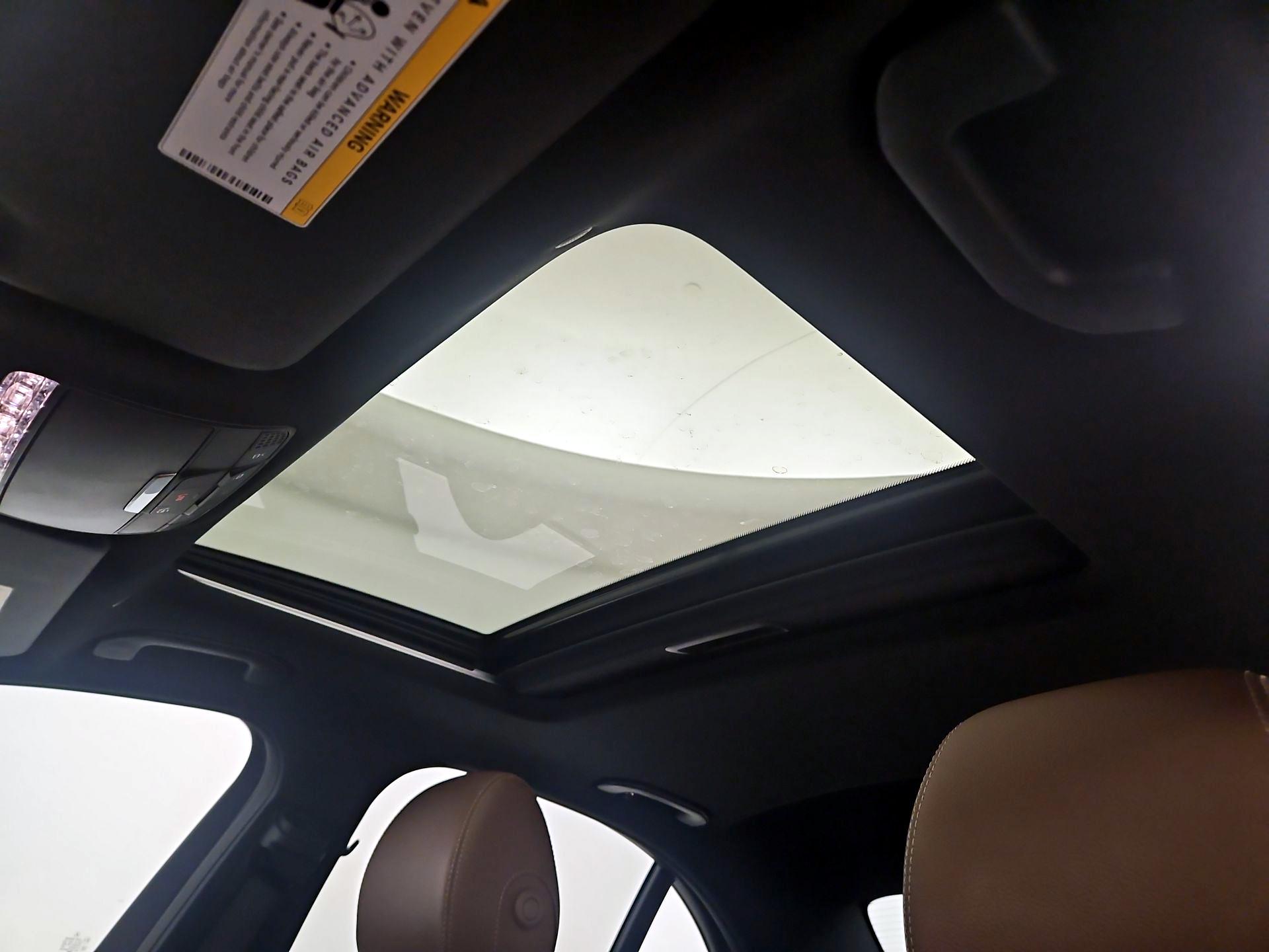 Thumbnail: 2022 Mercedes-Benz E-Class - 20