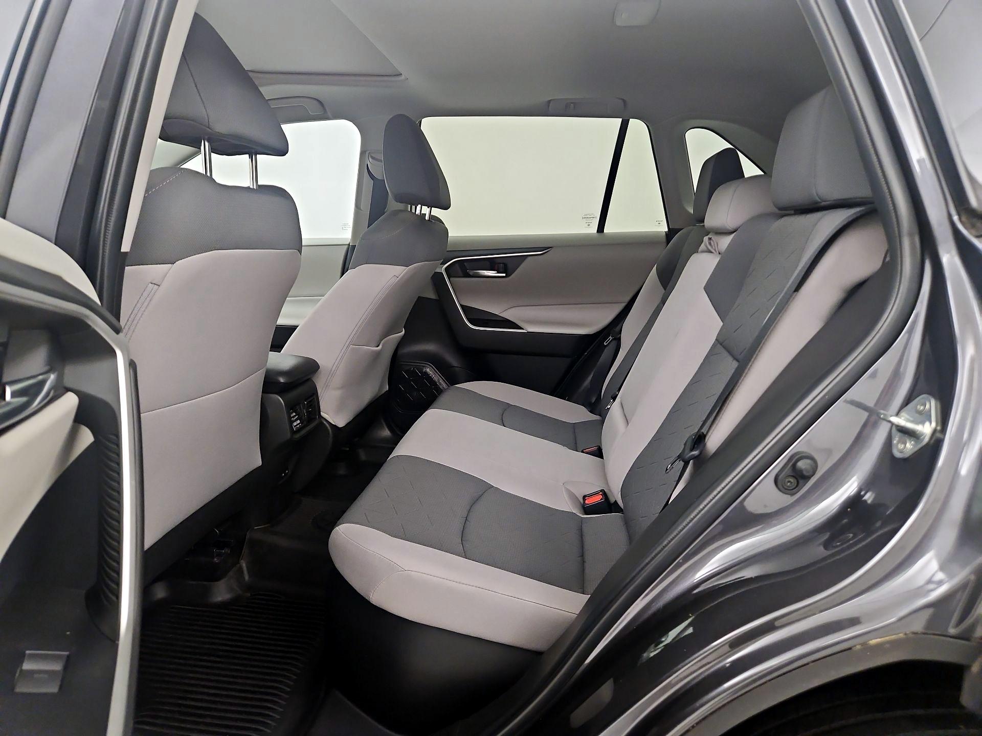 Thumbnail: 2022 Toyota RAV4 - 20