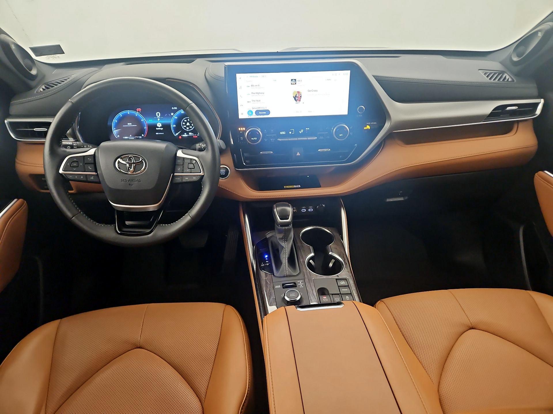 Thumbnail: 2024 Toyota Highlander - 9